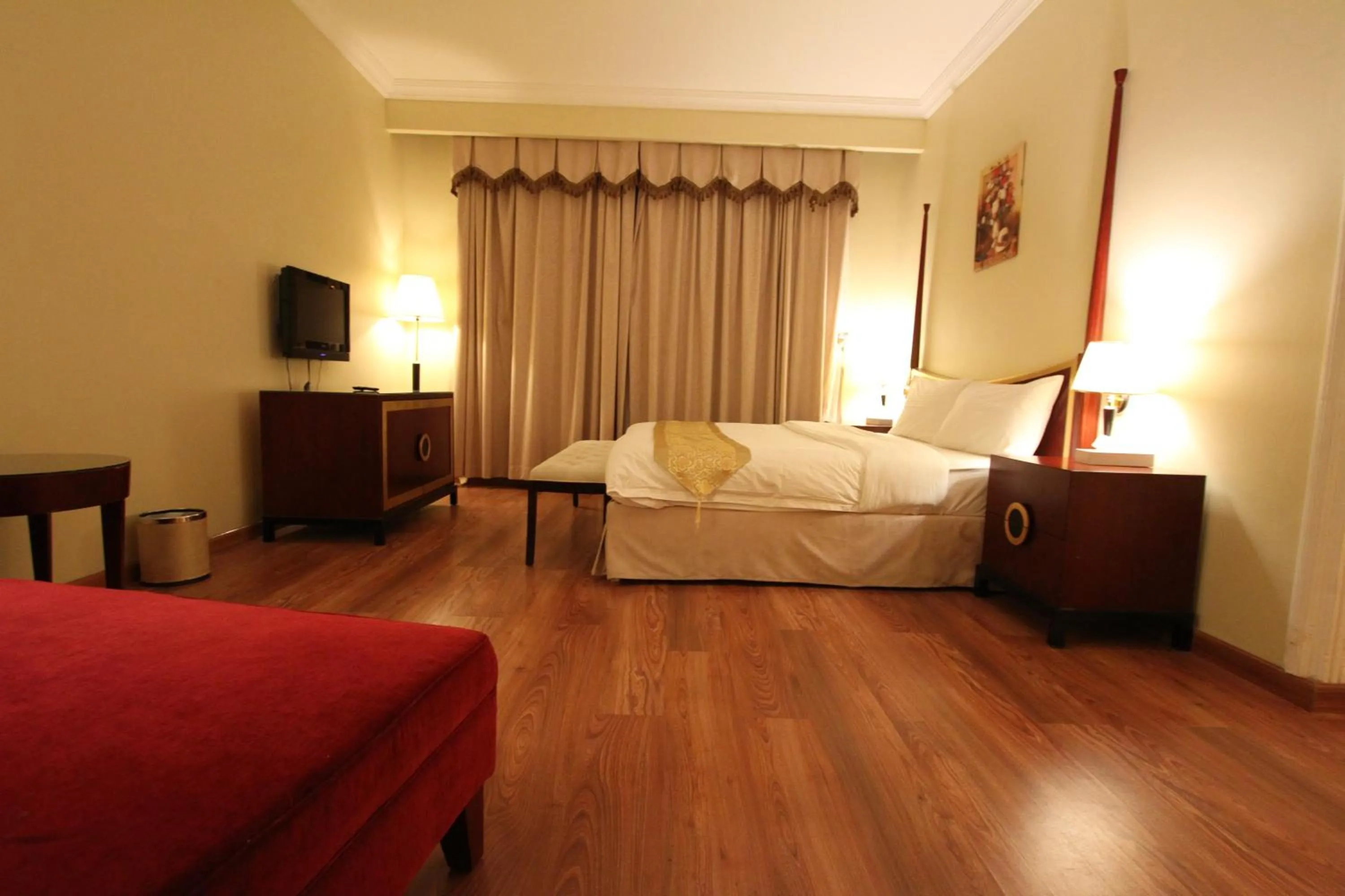 Photo of the whole room, Bed in Al Maha Residence Rak