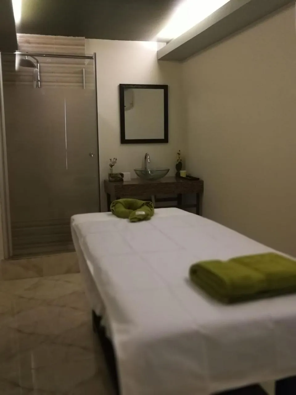 Massage, Bed in Al Maha Residence Rak