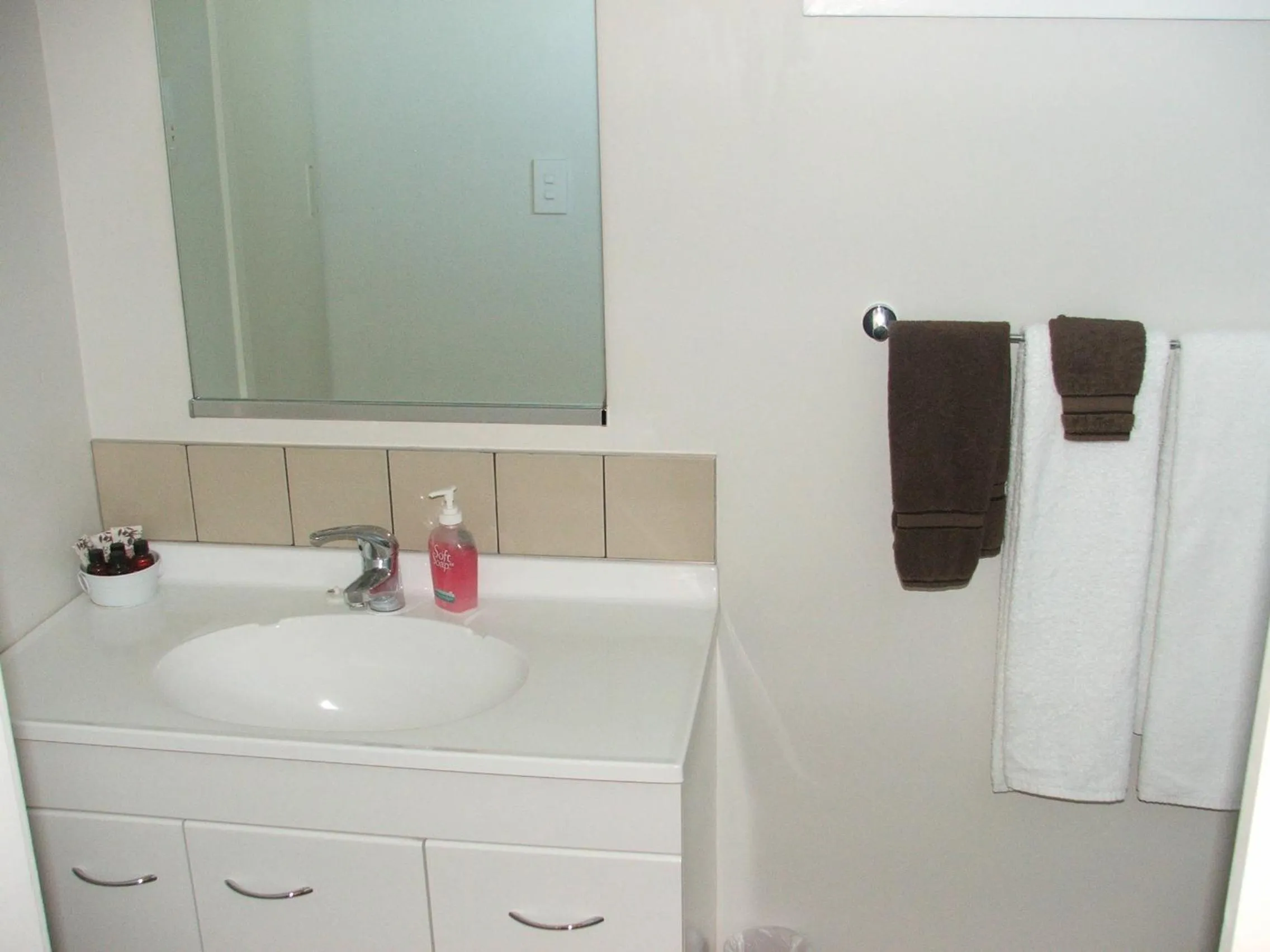 Bathroom in Mount View Motel Hawera