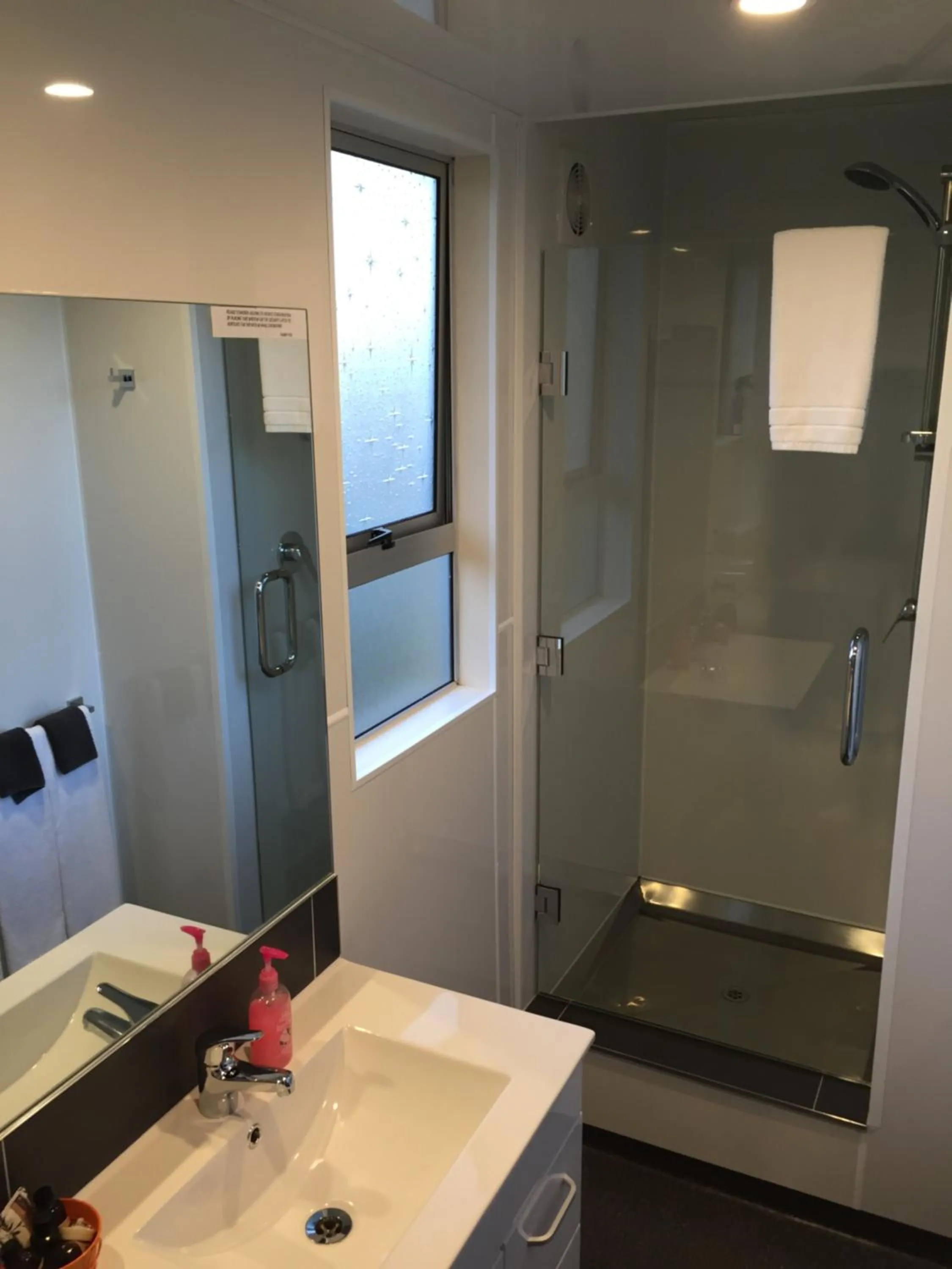 Bathroom in Mount View Motel Hawera