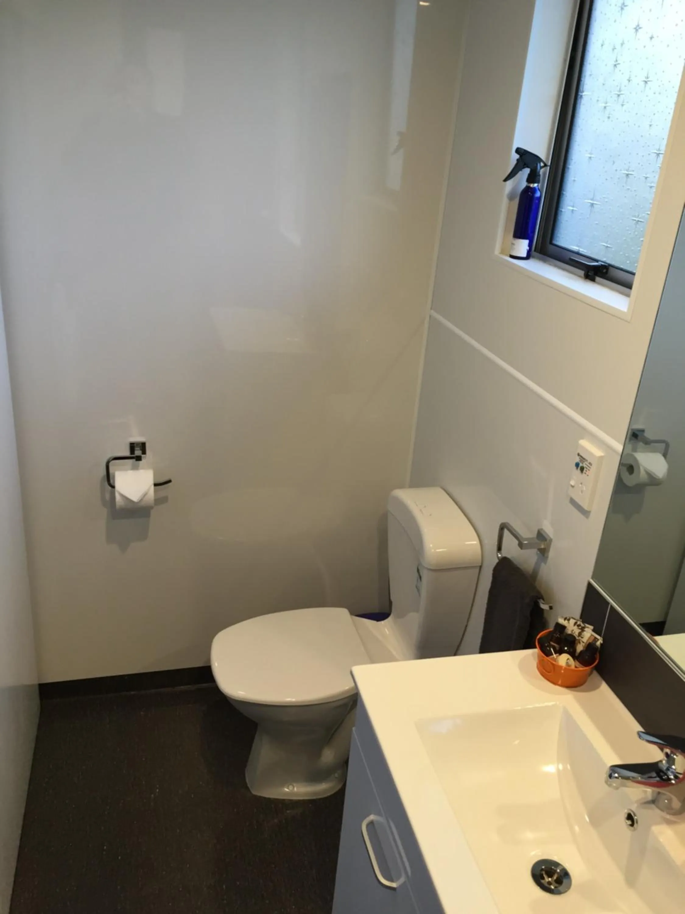 Bathroom in Mount View Motel Hawera