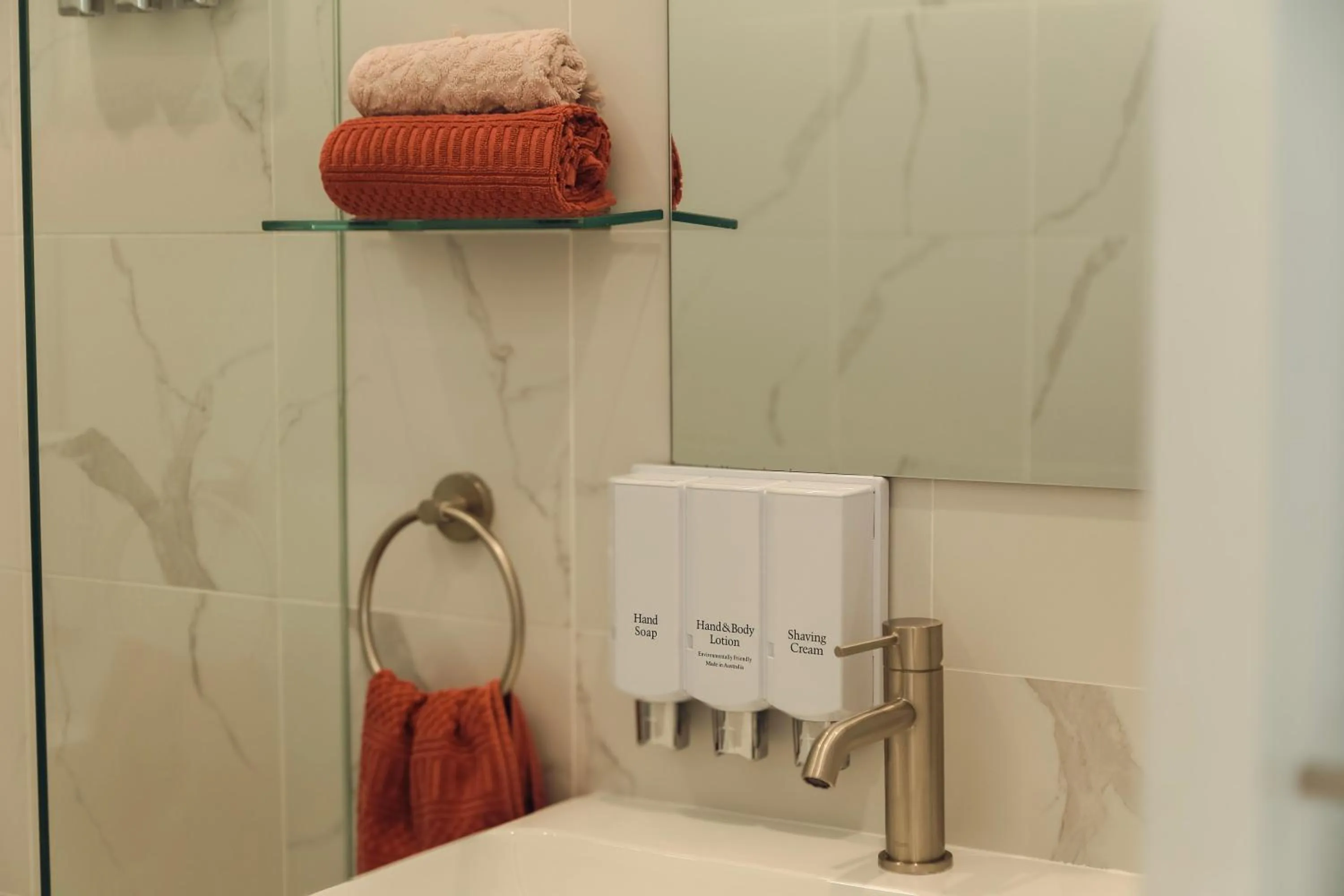 Shower in Mollymook Motel