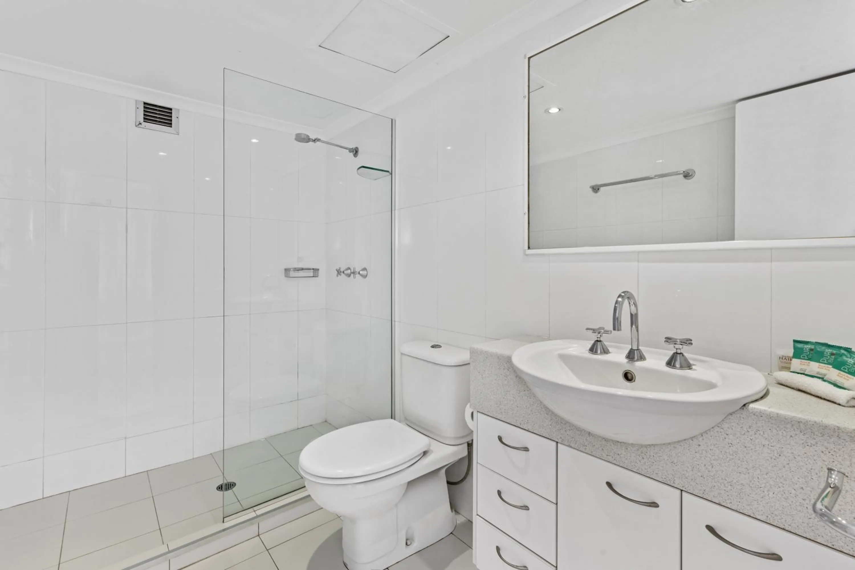 Bathroom in Mylos Holiday Apartments