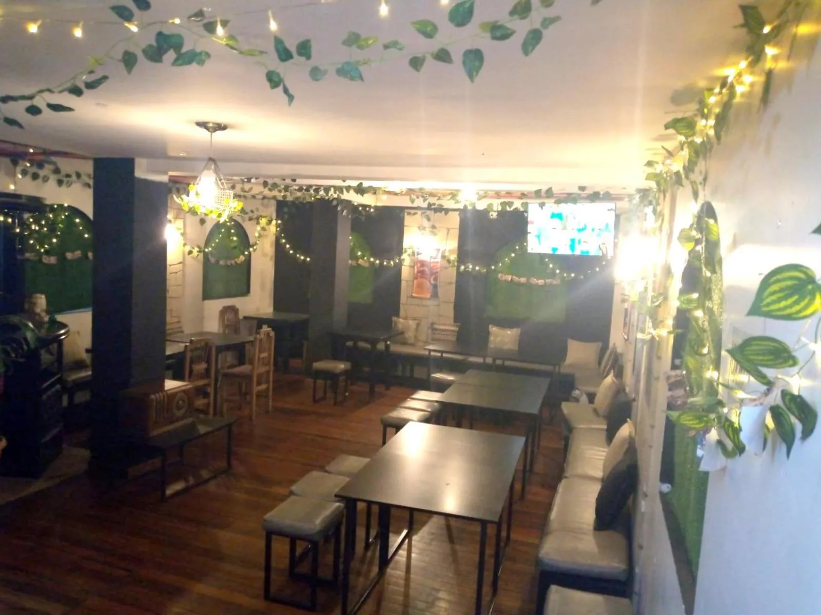 Restaurant/places to eat in Hotel Avenida
