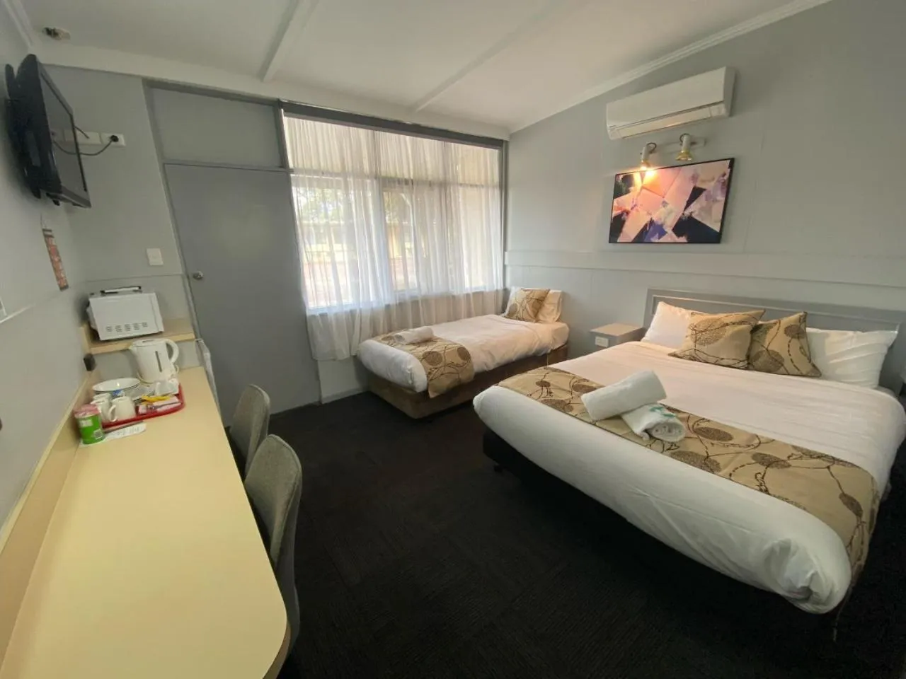 Bed in Charlton Motel