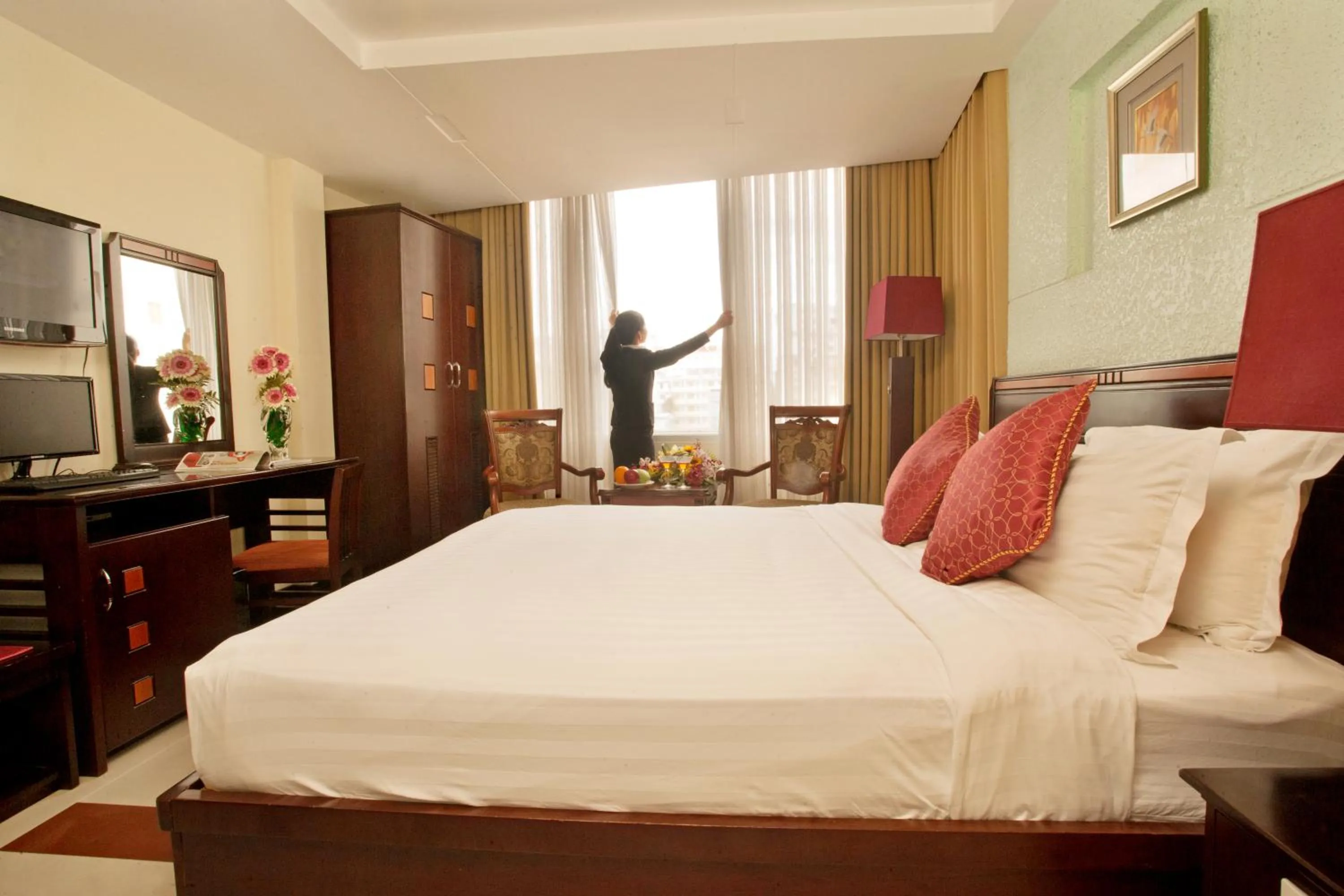 Photo of the whole room, Bed in Lien An Sai Gon Hotel