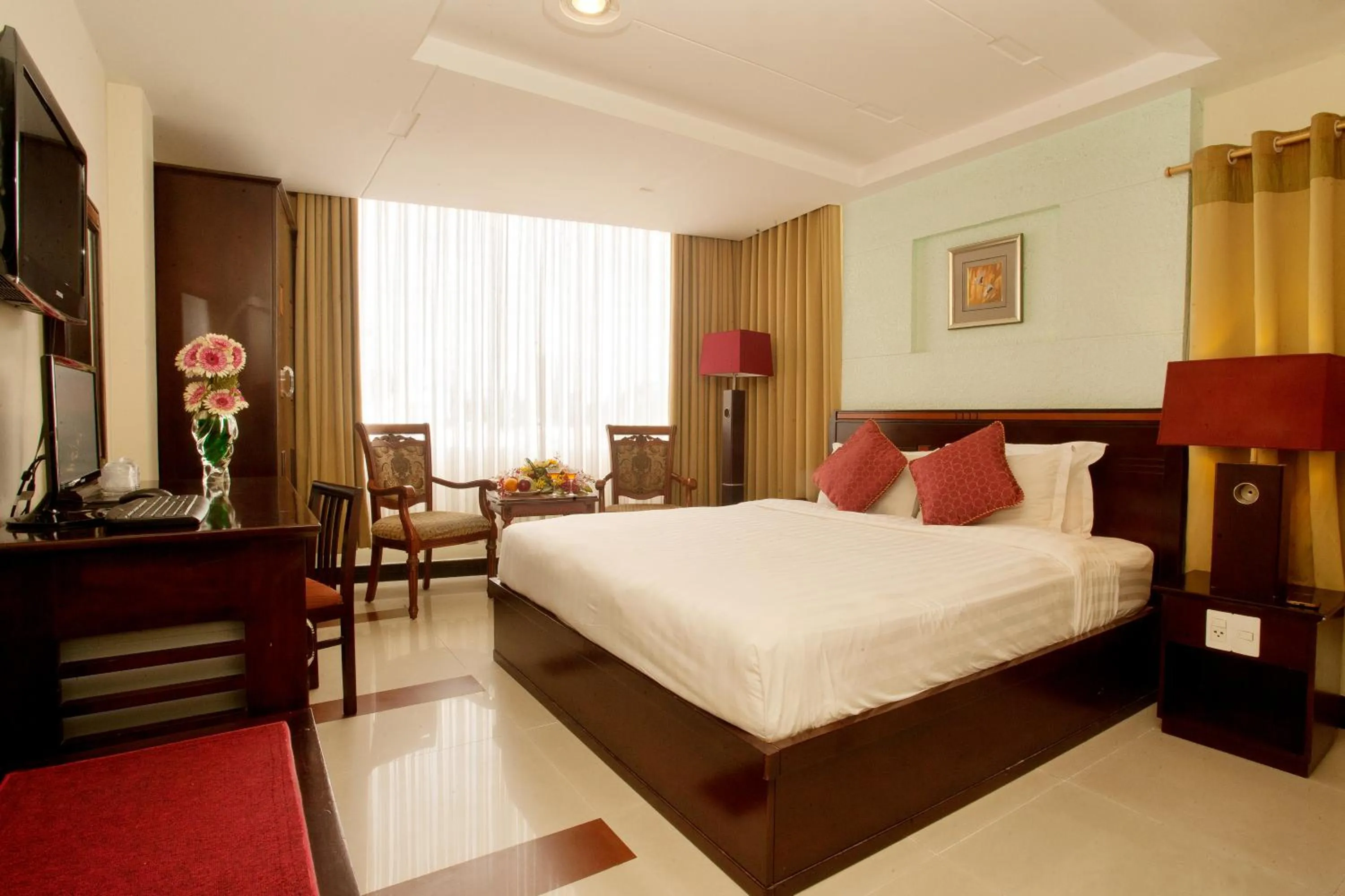 Photo of the whole room, Bed in Lien An Sai Gon Hotel