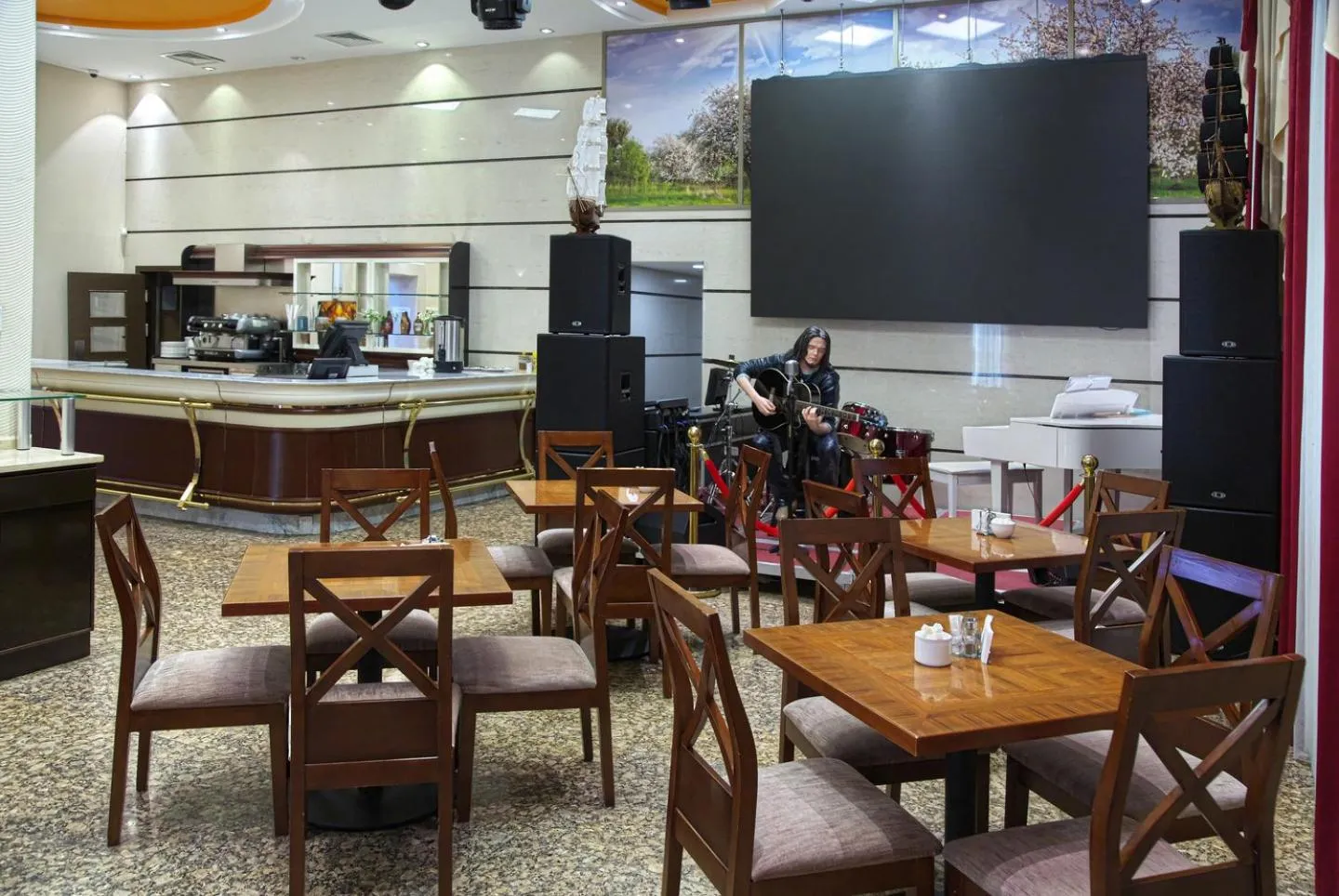 Restaurant/places to eat in Grand Voyage Hotel