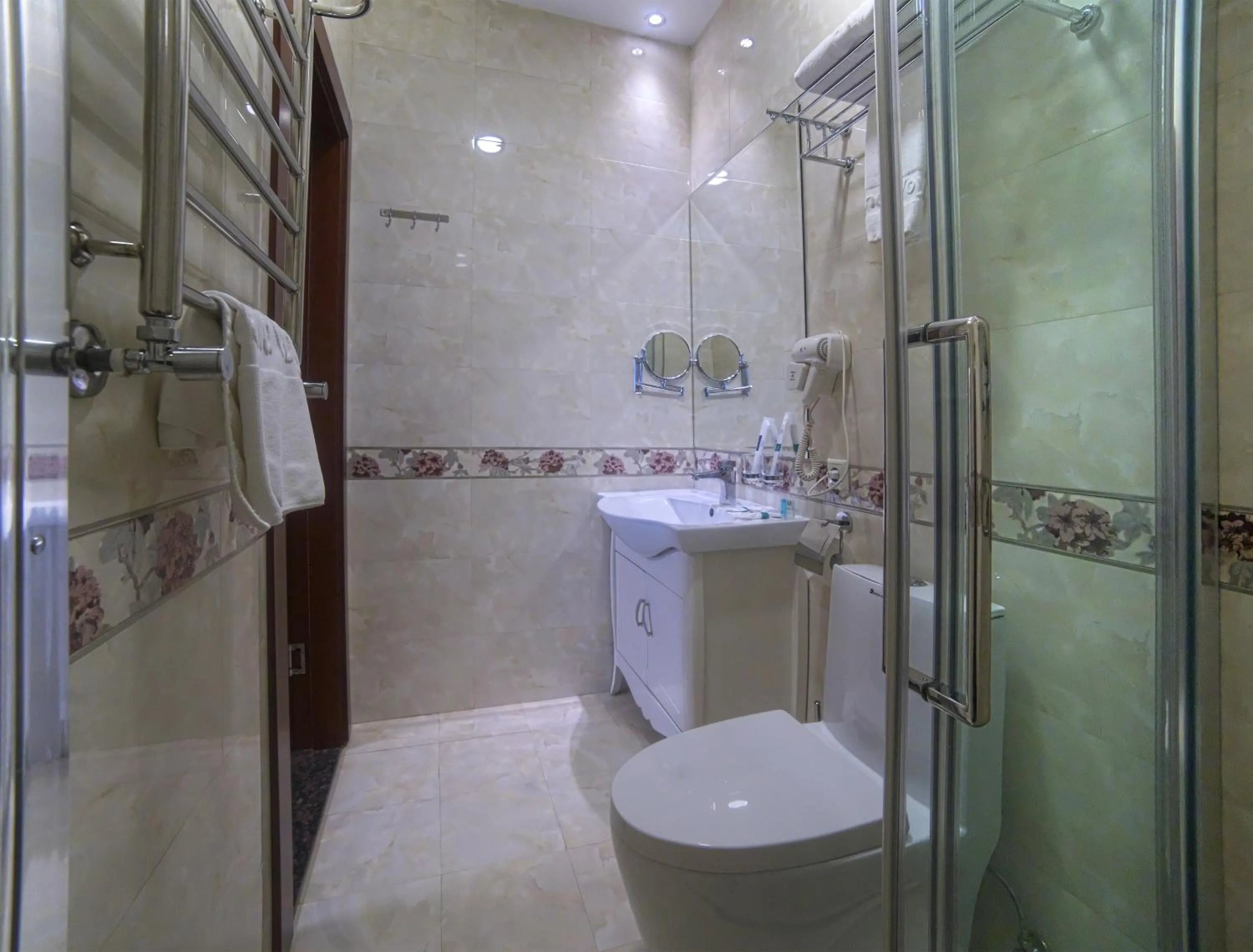 Toilet in Grand Voyage Hotel