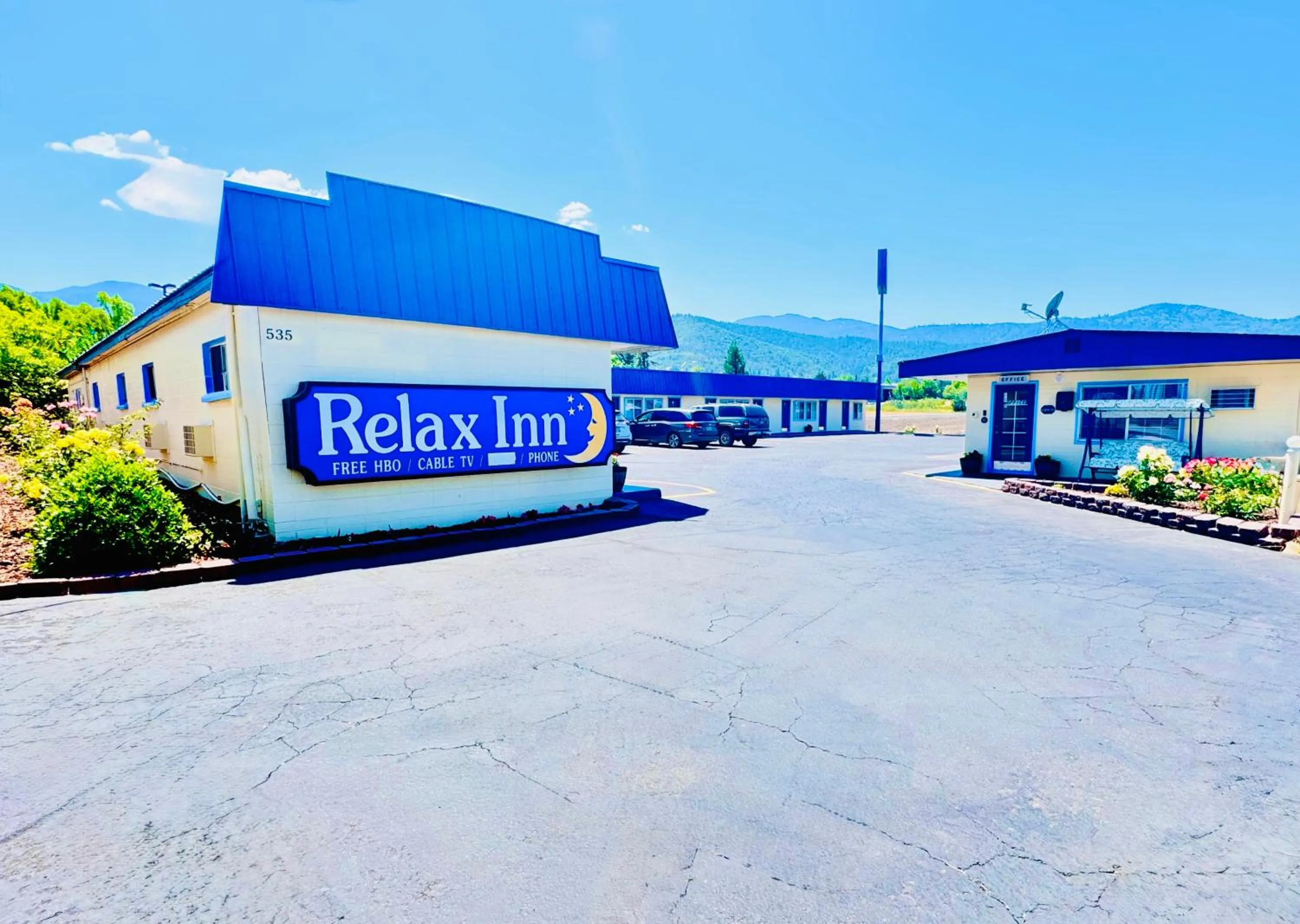 Property building in Relax Inn At Ashland