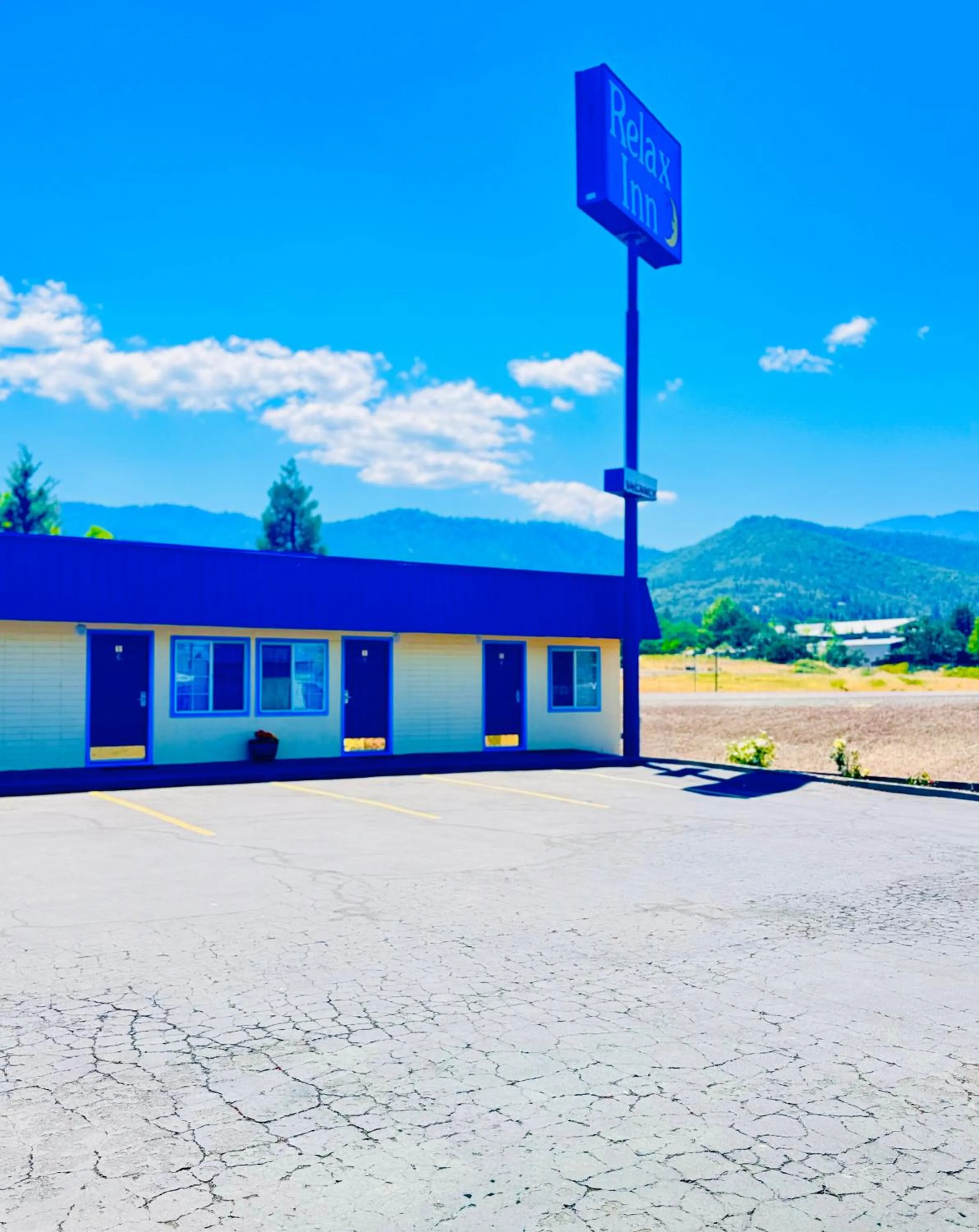 Parking in Relax Inn At Ashland