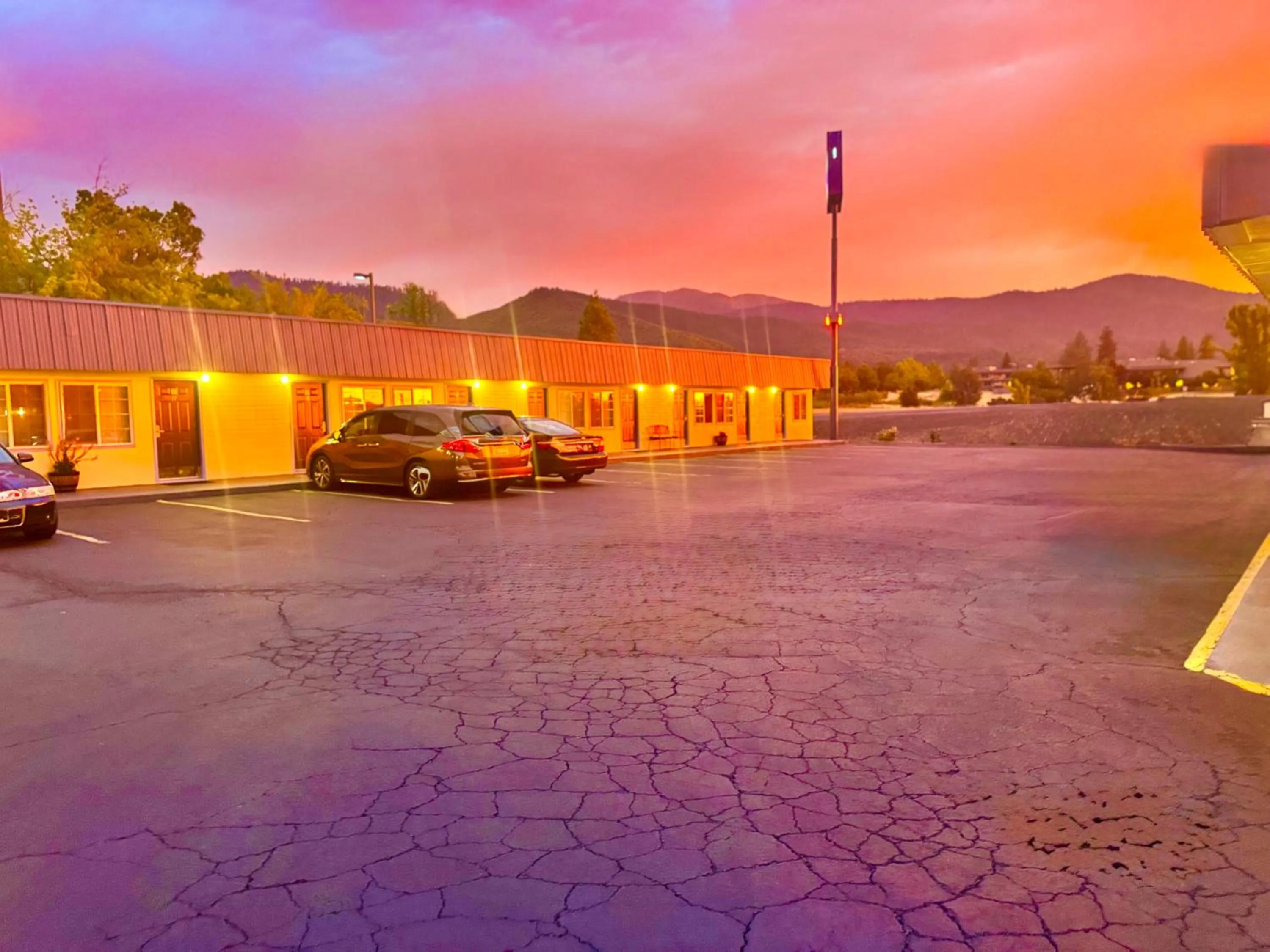 Mountain view in Relax Inn At Ashland