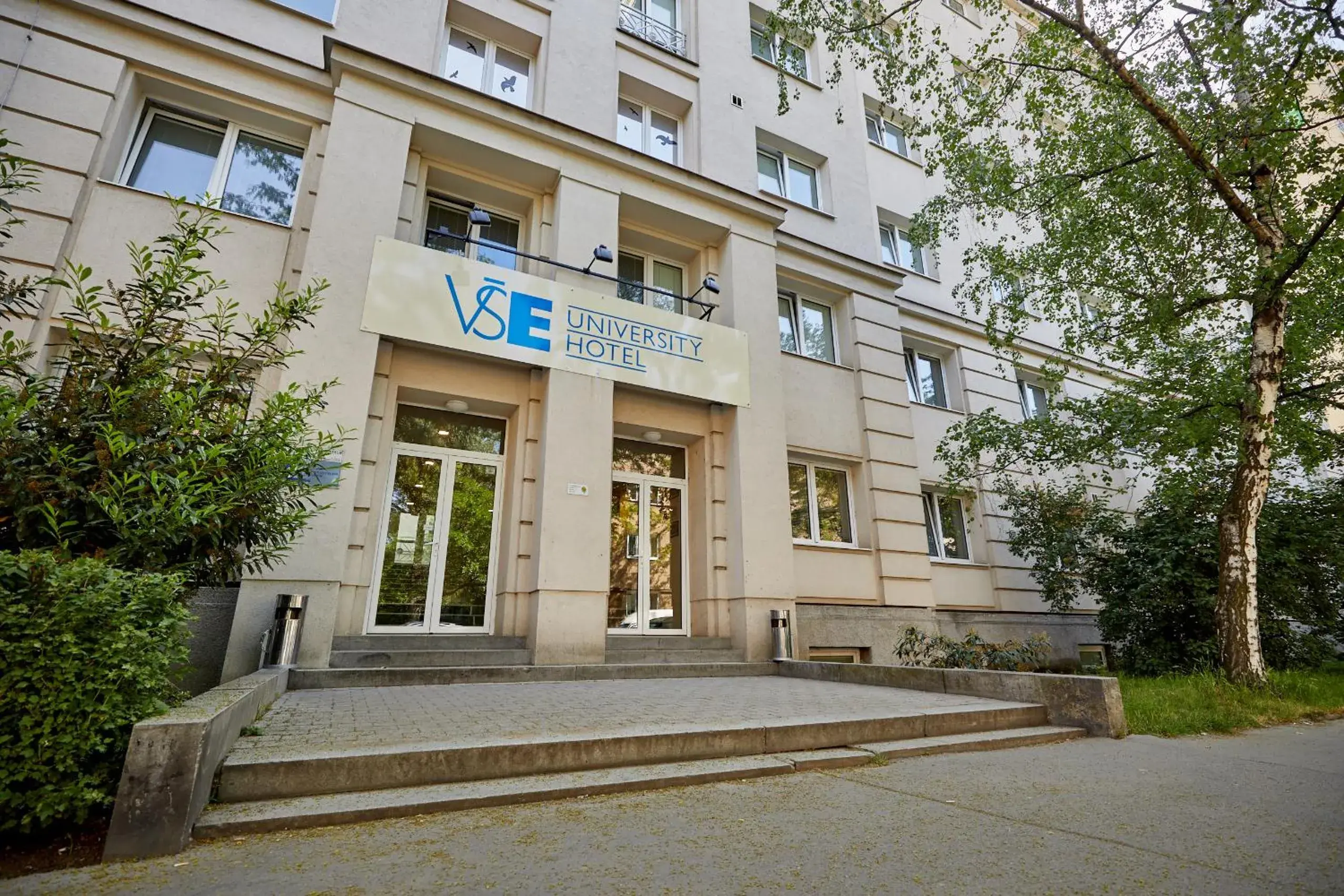 Facade/entrance in University Hotel Facade/entrance in University Hotel