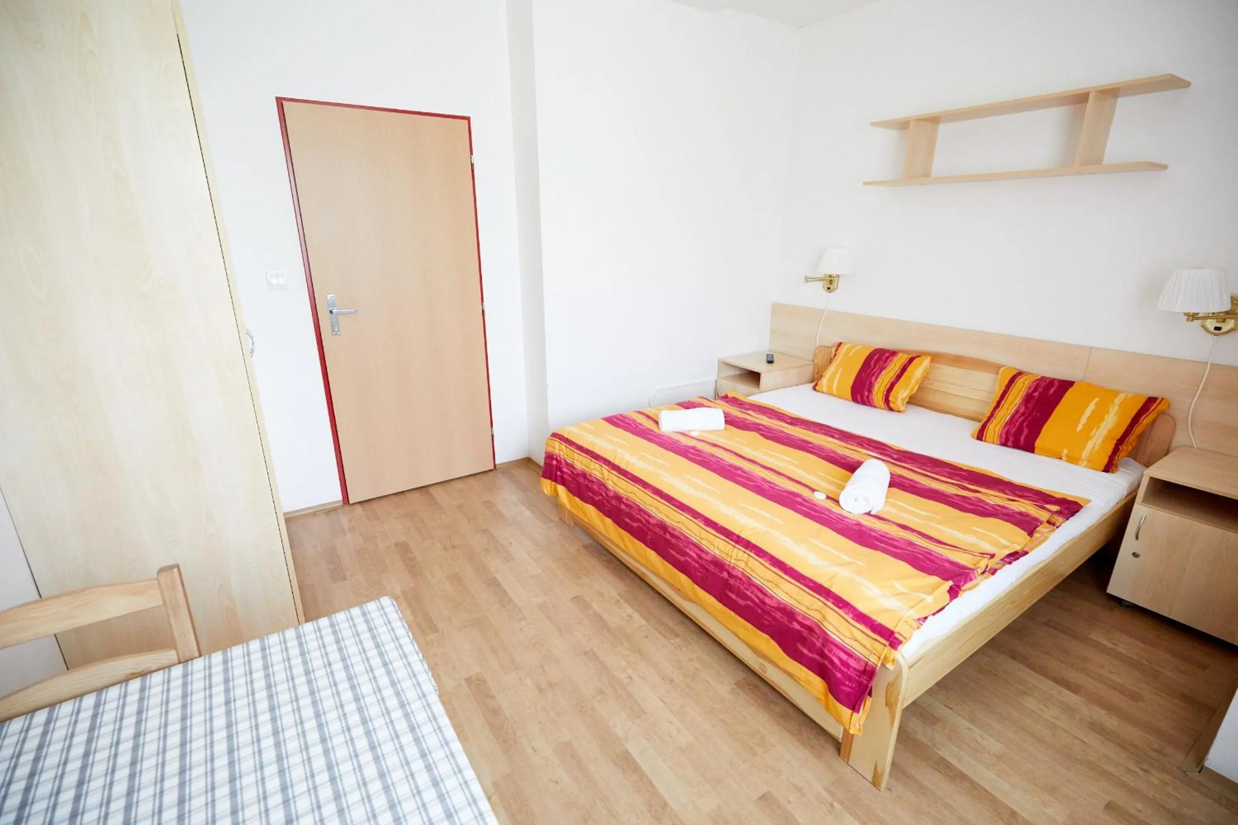 Bedroom, Bed in University Hotel