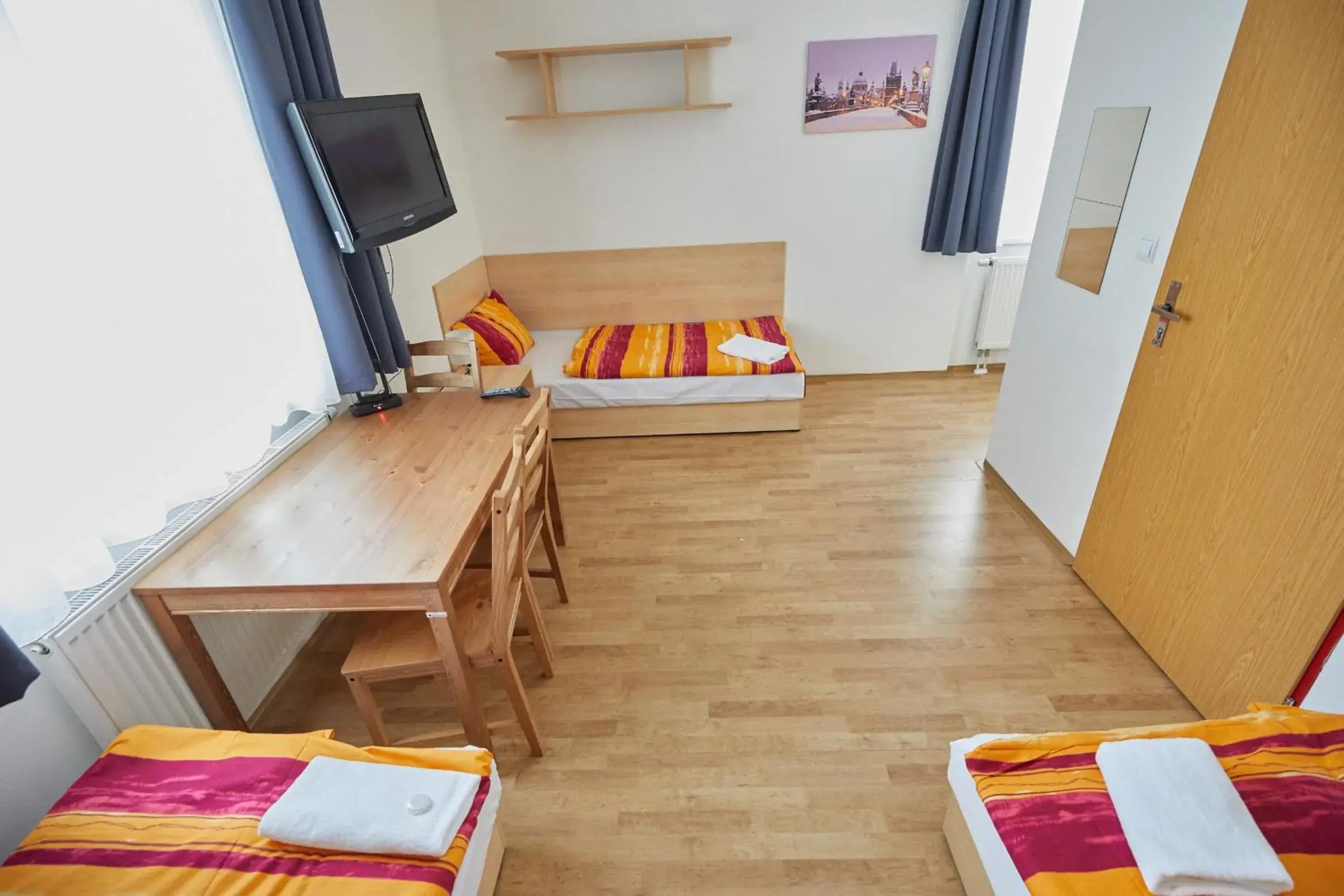 Seating area, Bed in University Hotel Seating area, Bed in University Hotel