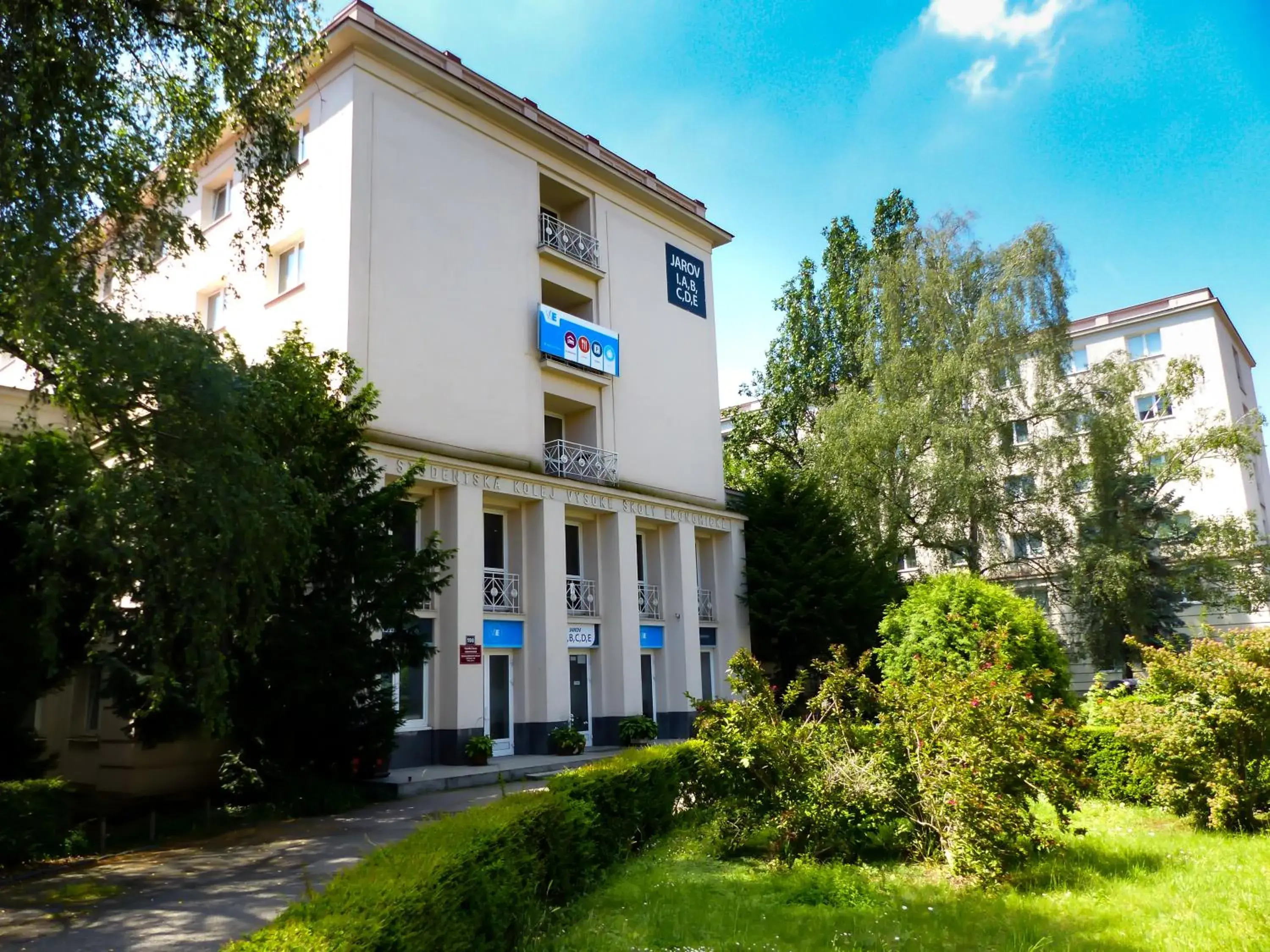 Facade/entrance in University Hotel Facade/entrance in University Hotel