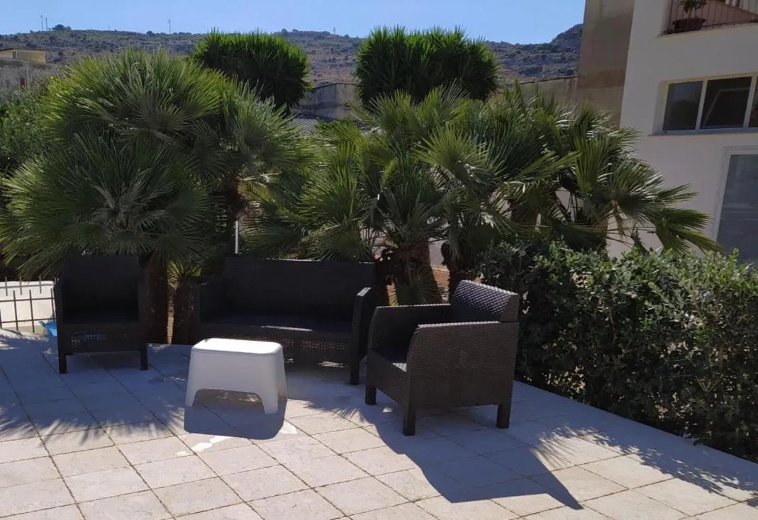 Garden in Orange Paradise b&b