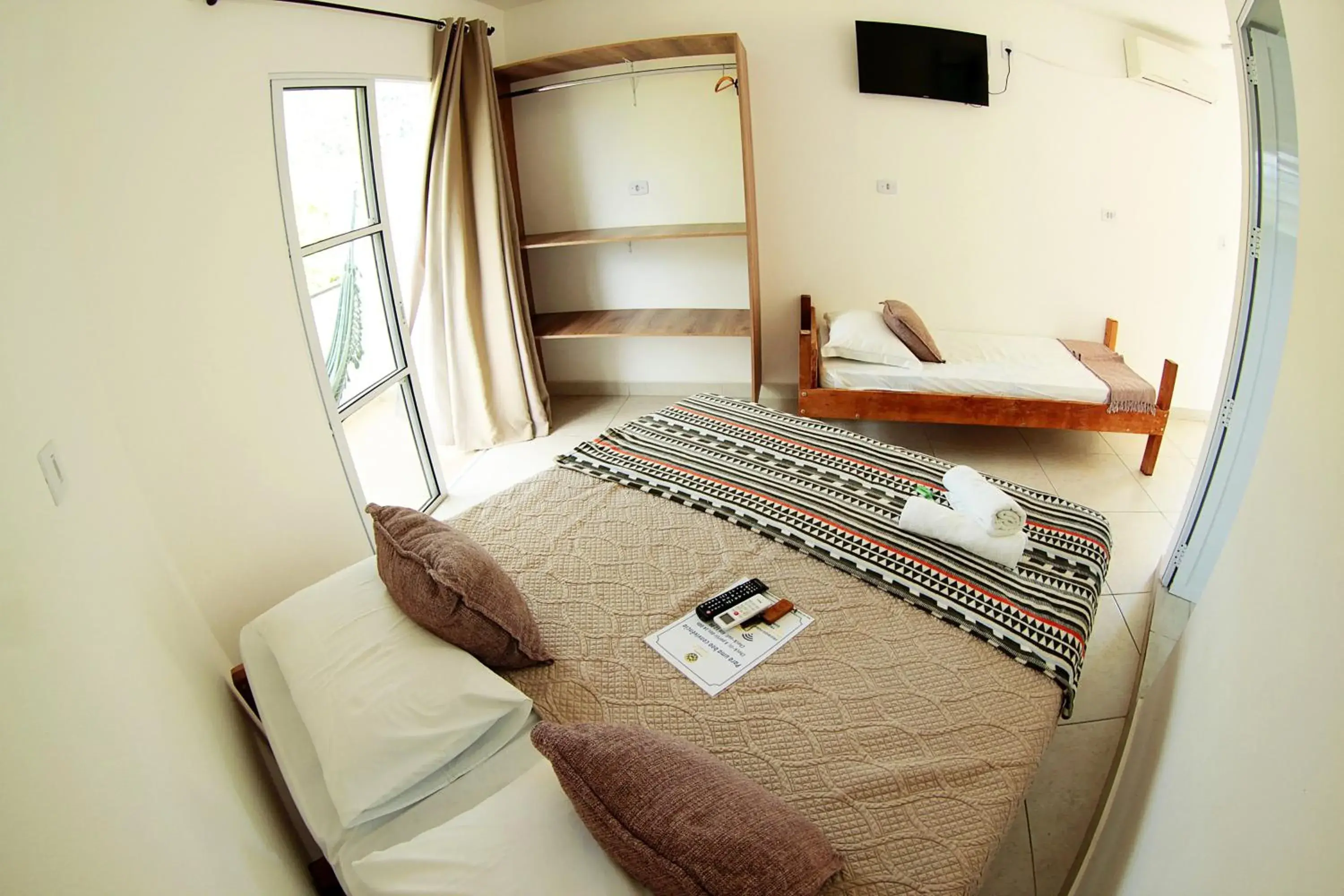 Triple Room with Balcony in Pousada Sol e Mar Triple Room with Balcony in Pousada Sol e Mar