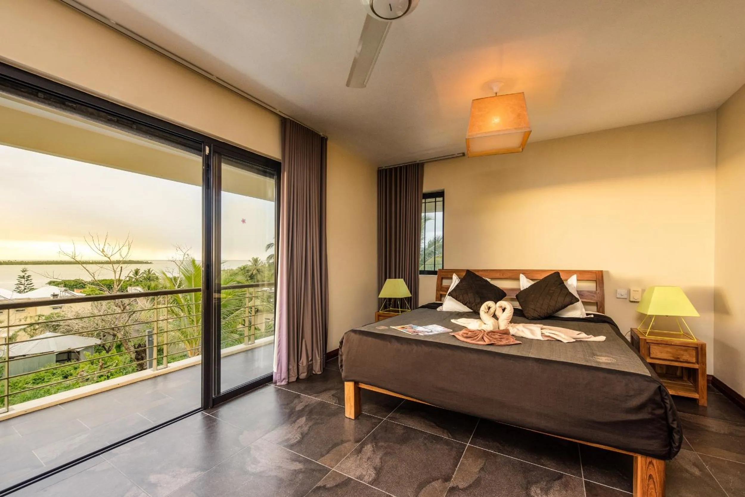 Bed in Happy Days Guest House
