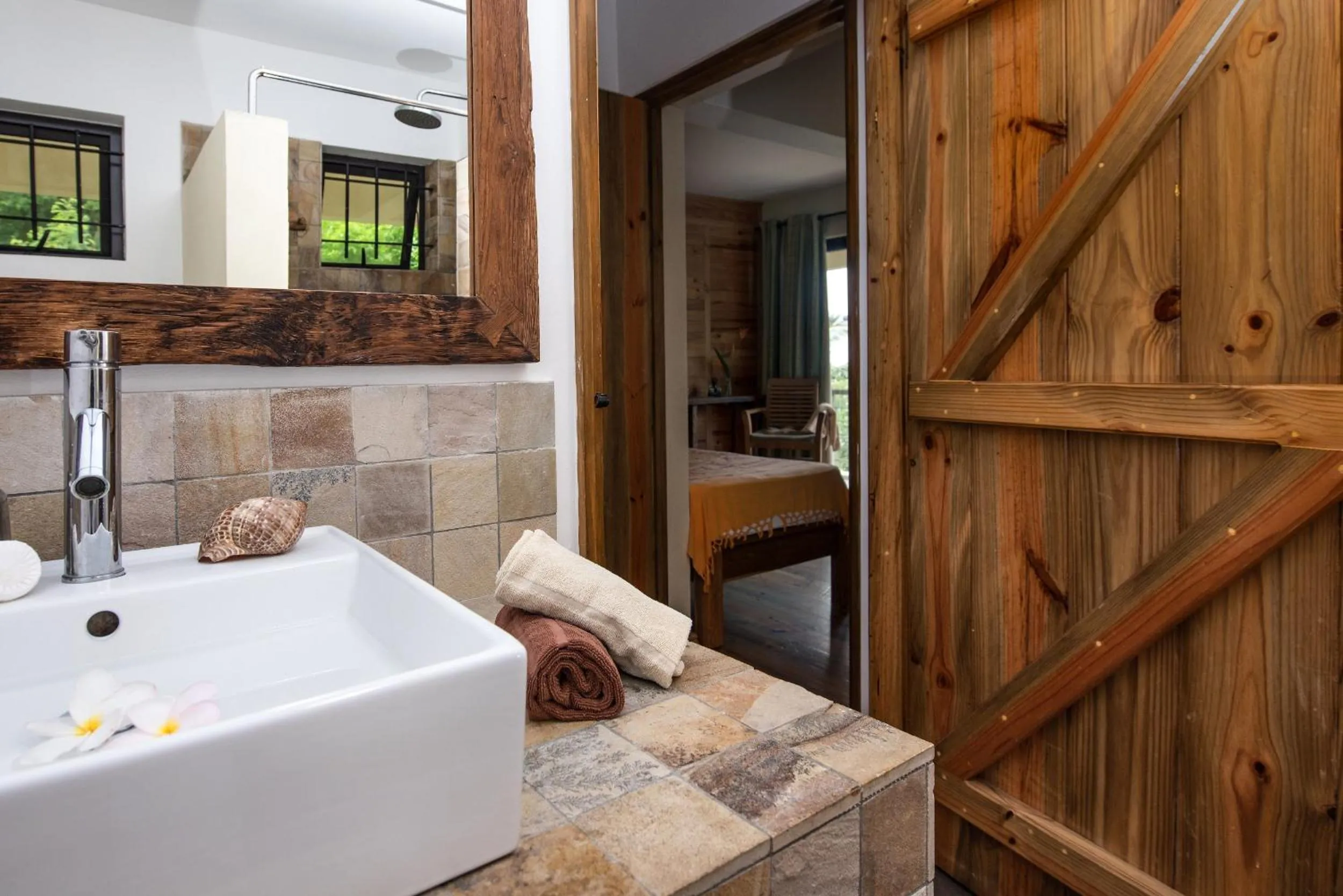 Bathroom in Happy Days Guest House