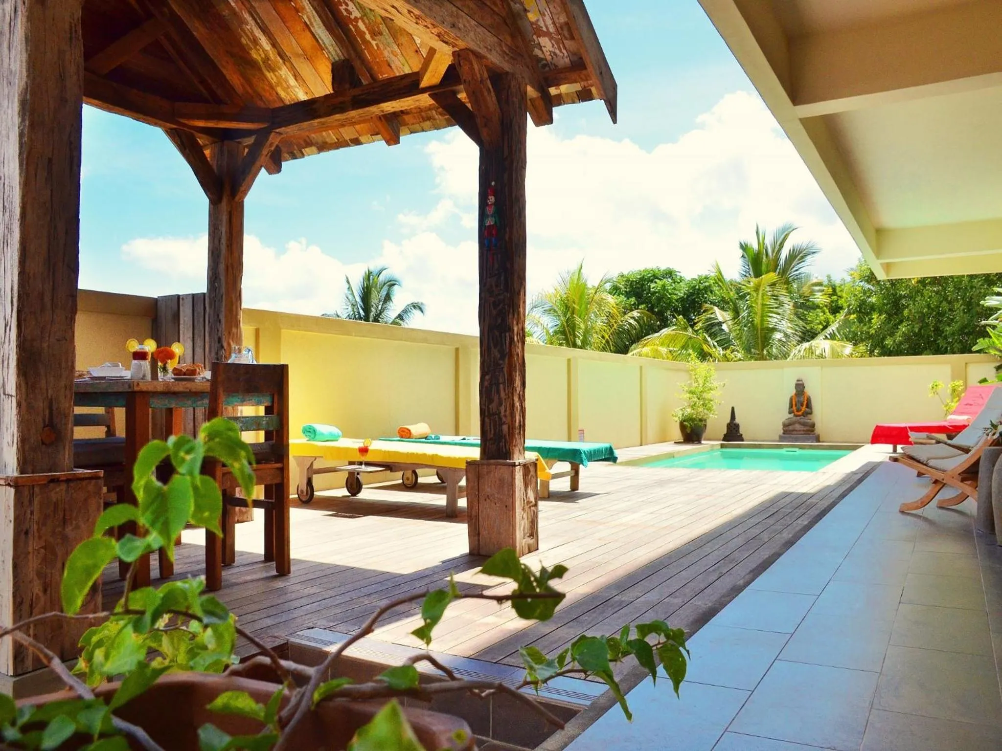 Patio in Happy Days Guest House
