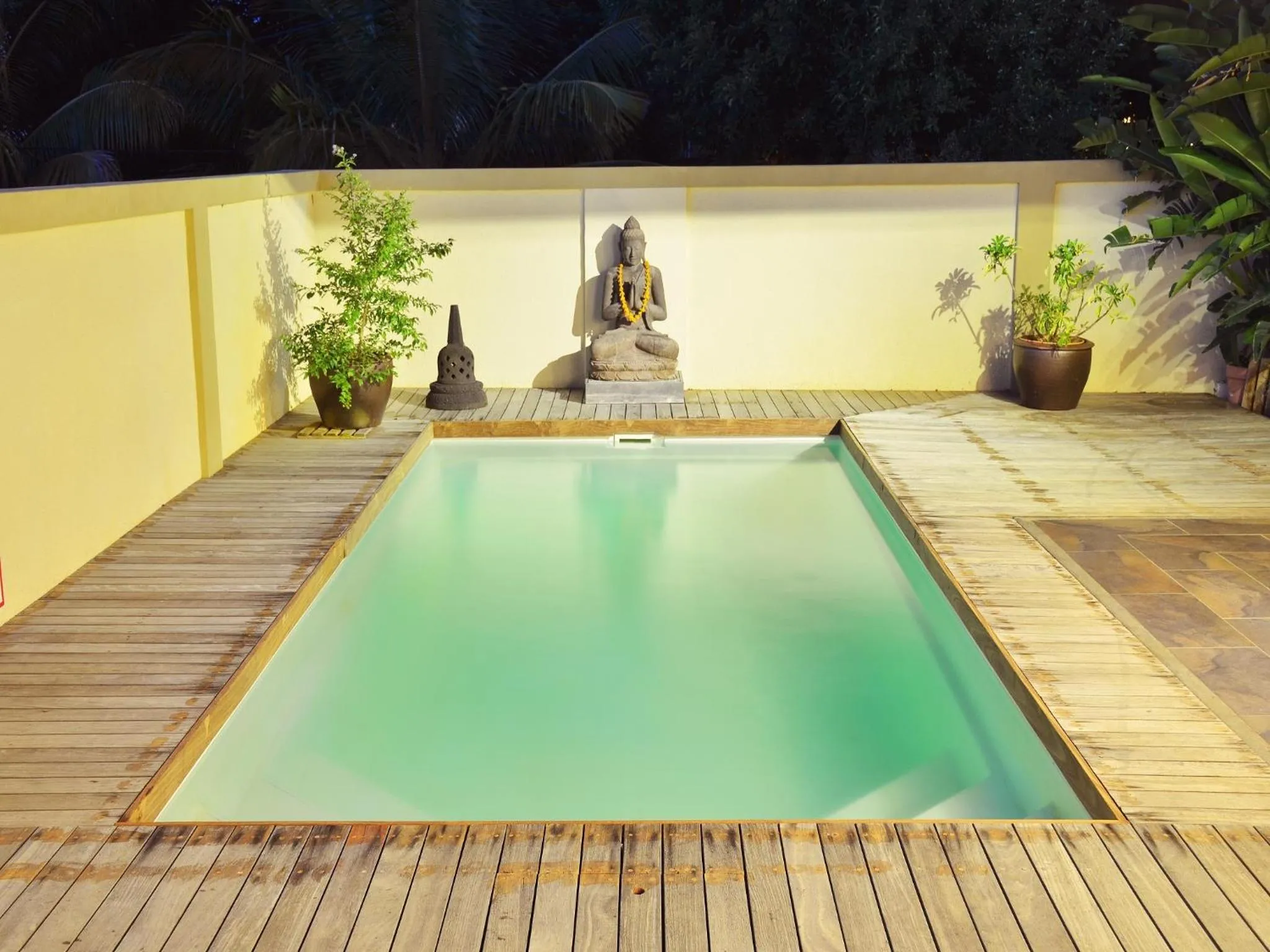 Swimming pool in Happy Days Guest House