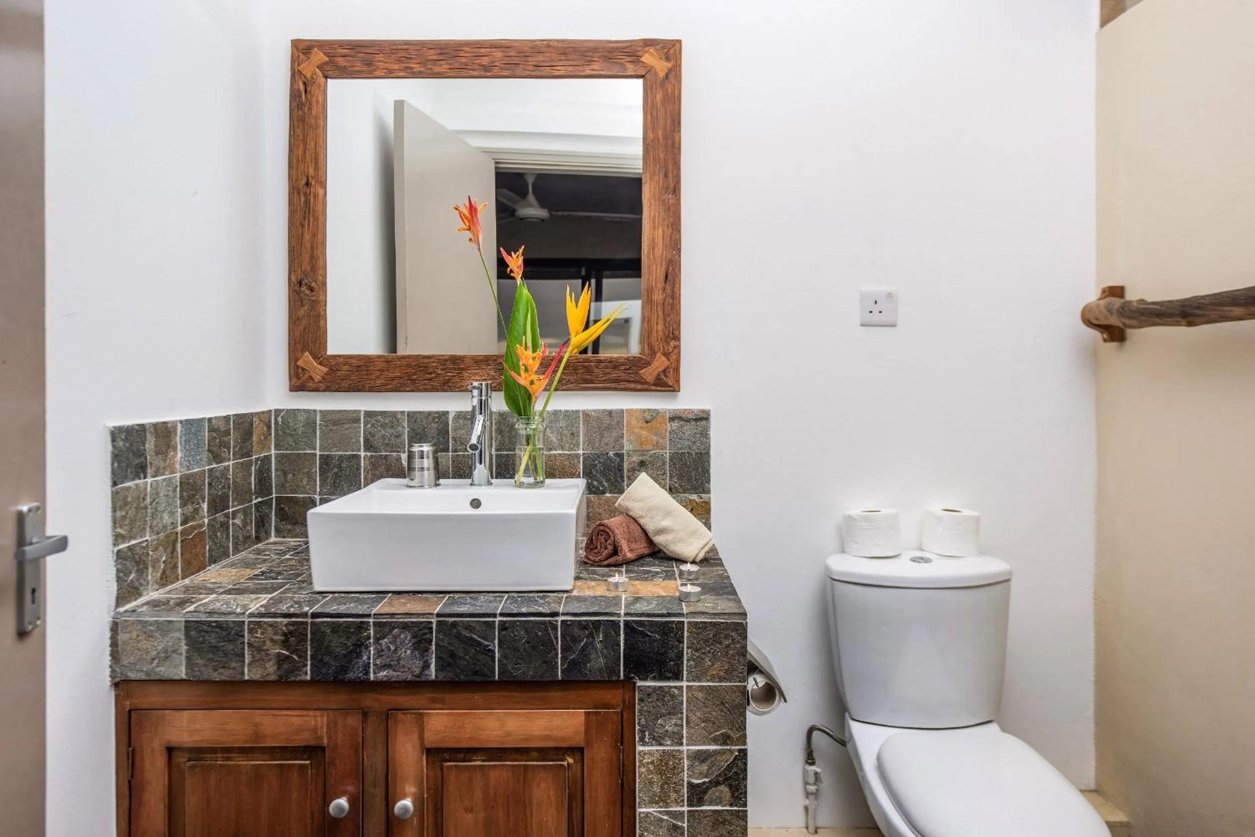 Bathroom in Happy Days Guest House
