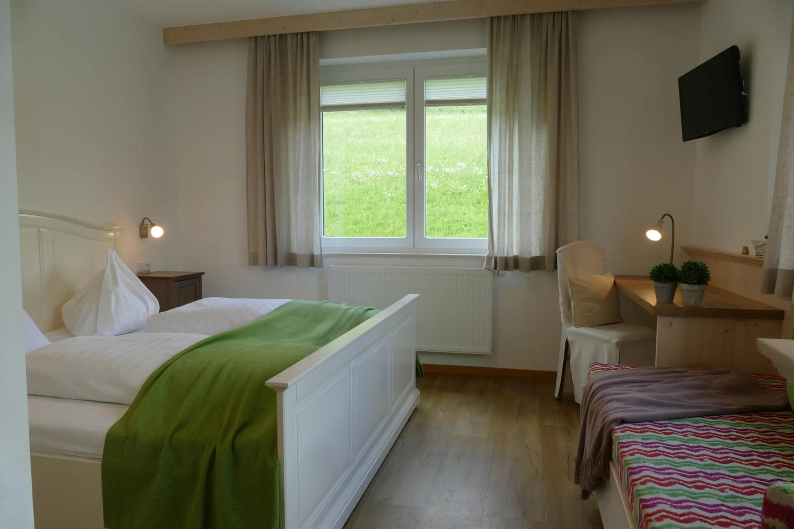 Bed in Pension Geissler-Reicher