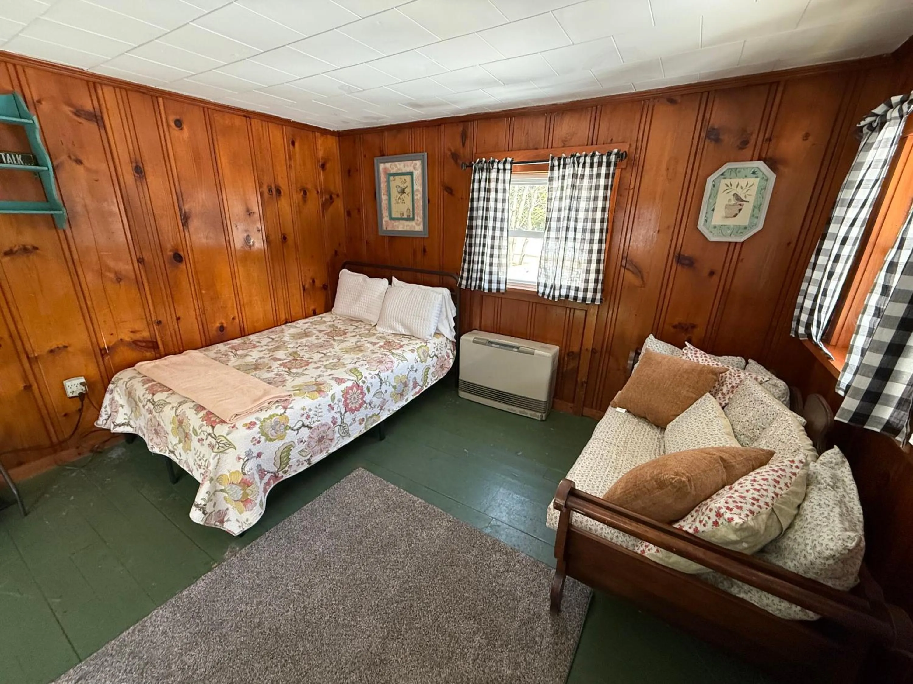 Bed in Cottage Place on Squam Lake