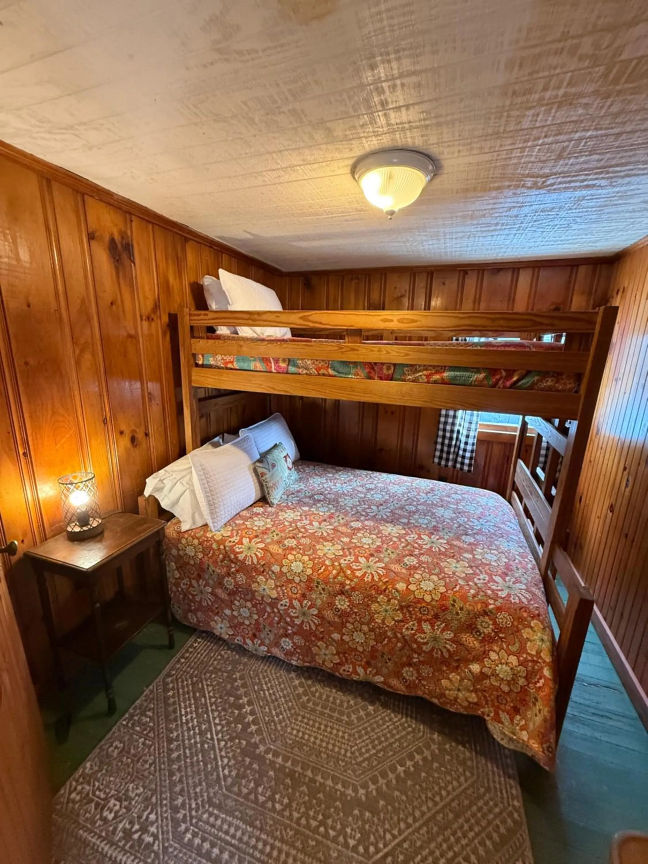 Bed in Cottage Place on Squam Lake