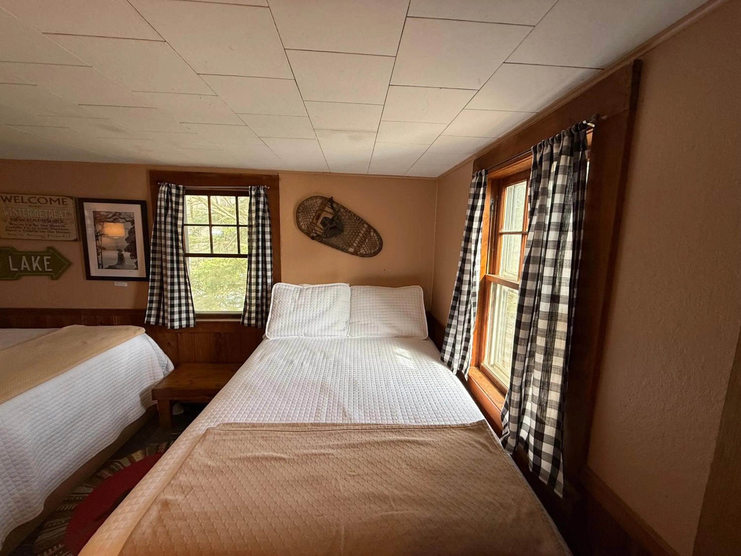 Bed in Cottage Place on Squam Lake