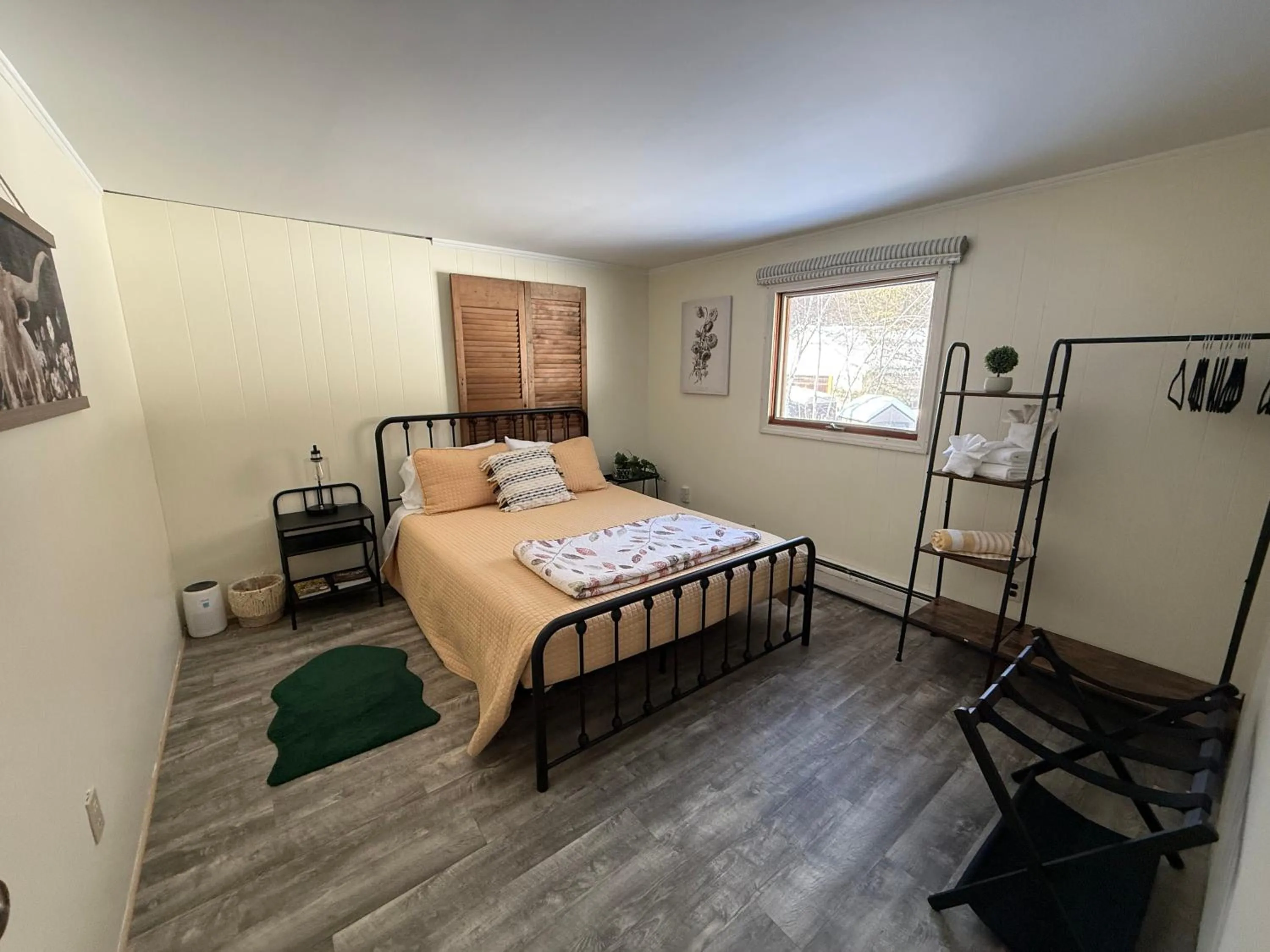 Bed in Cottage Place on Squam Lake