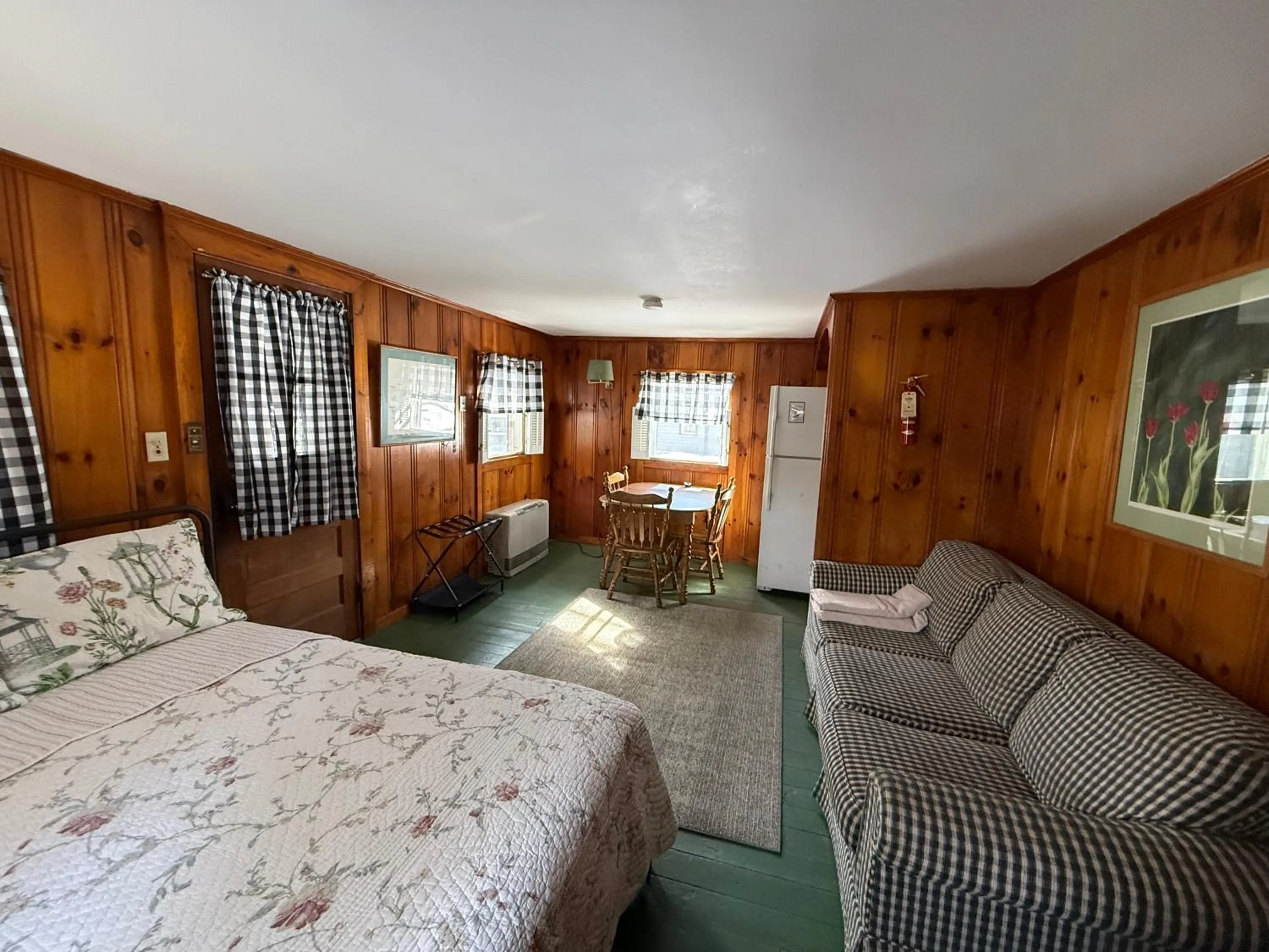 Bed in Cottage Place on Squam Lake