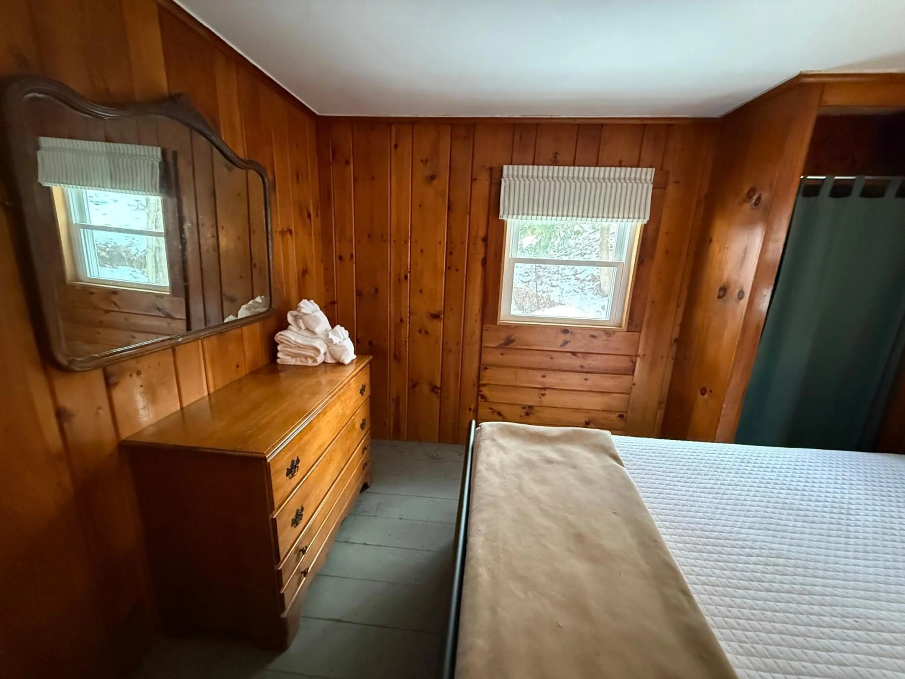 Bed in Cottage Place on Squam Lake