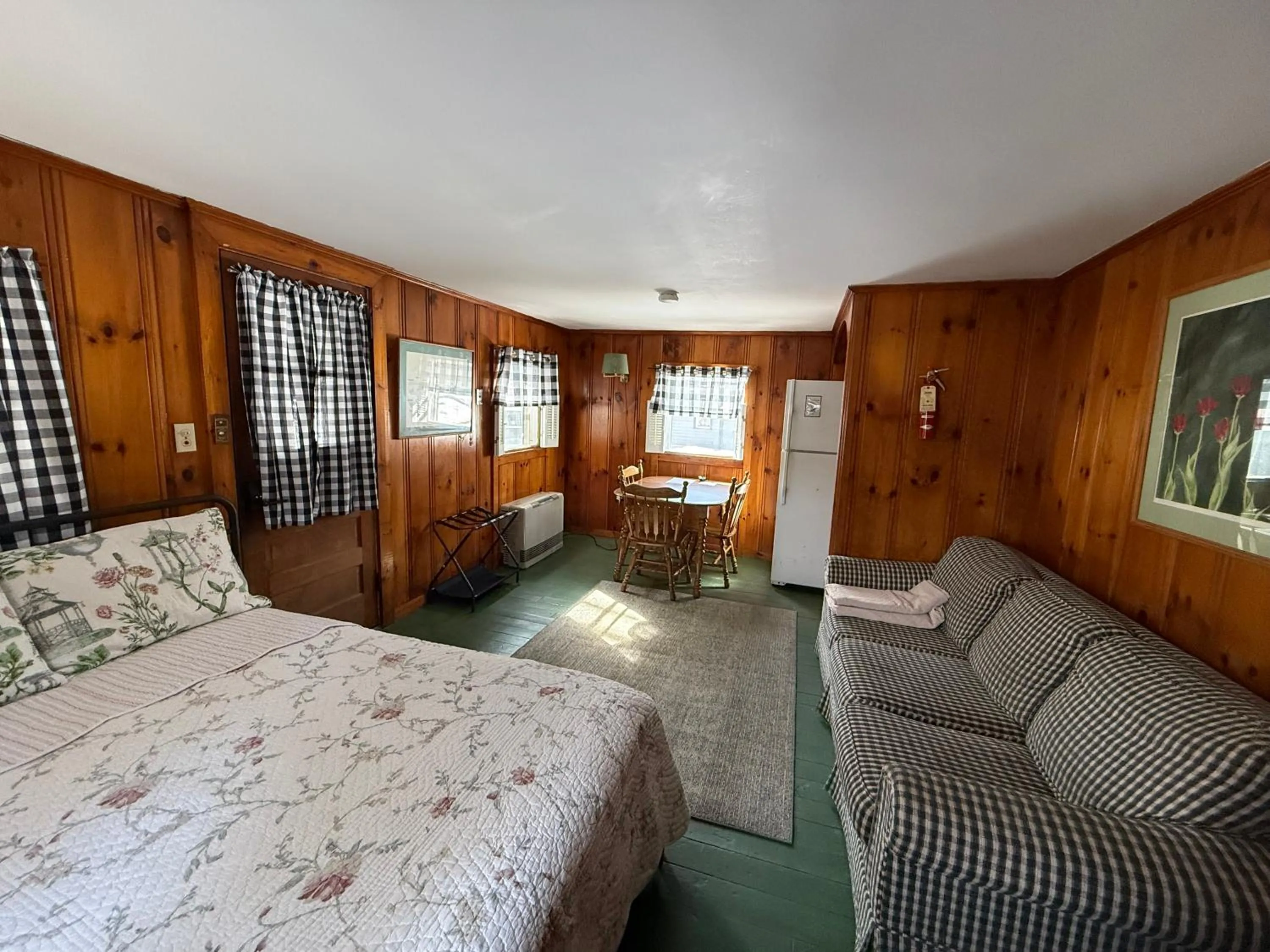 Bed in Cottage Place on Squam Lake