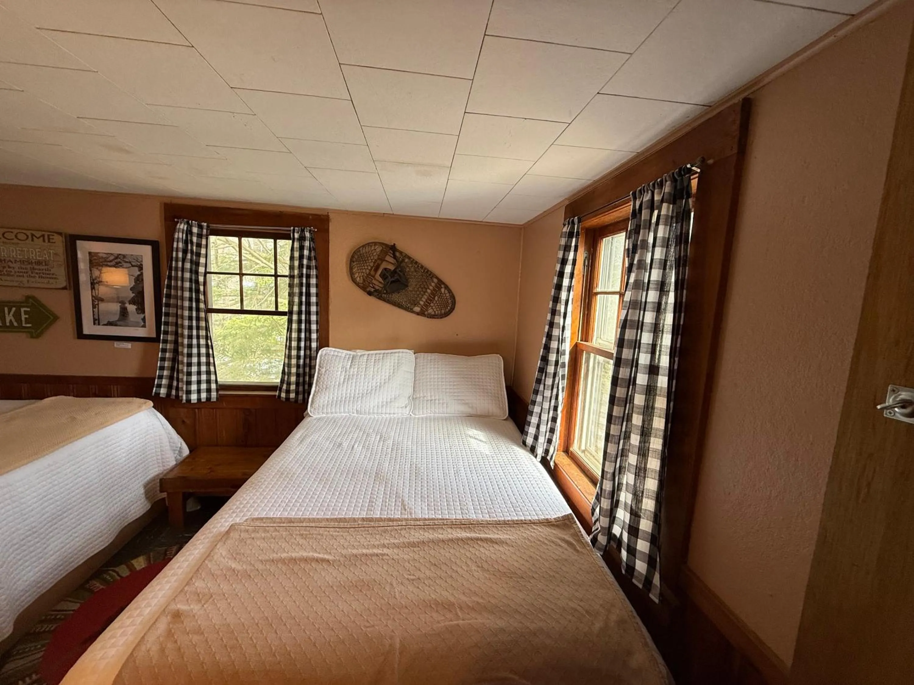Bed in Cottage Place on Squam Lake