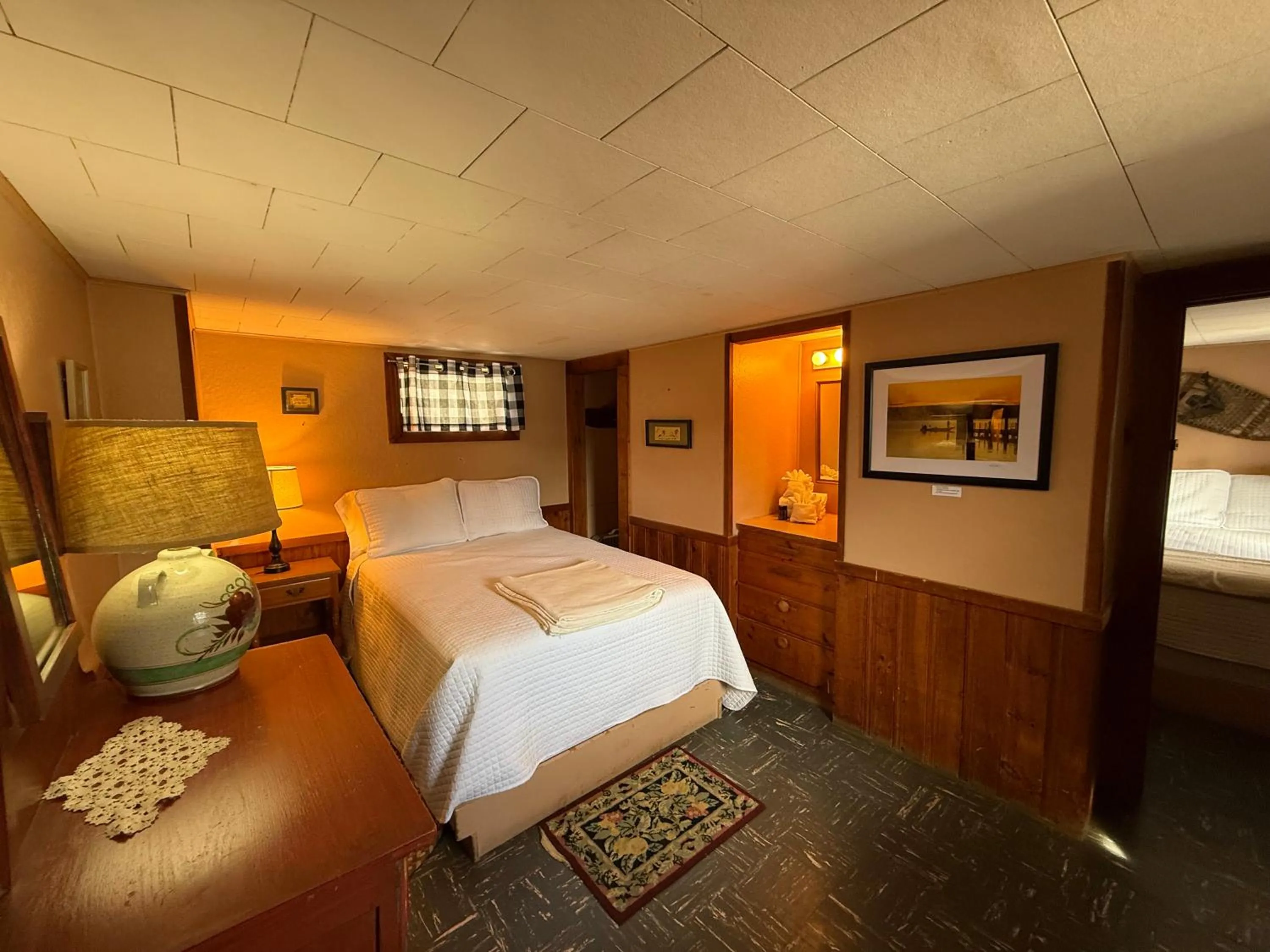 Bed in Cottage Place on Squam Lake