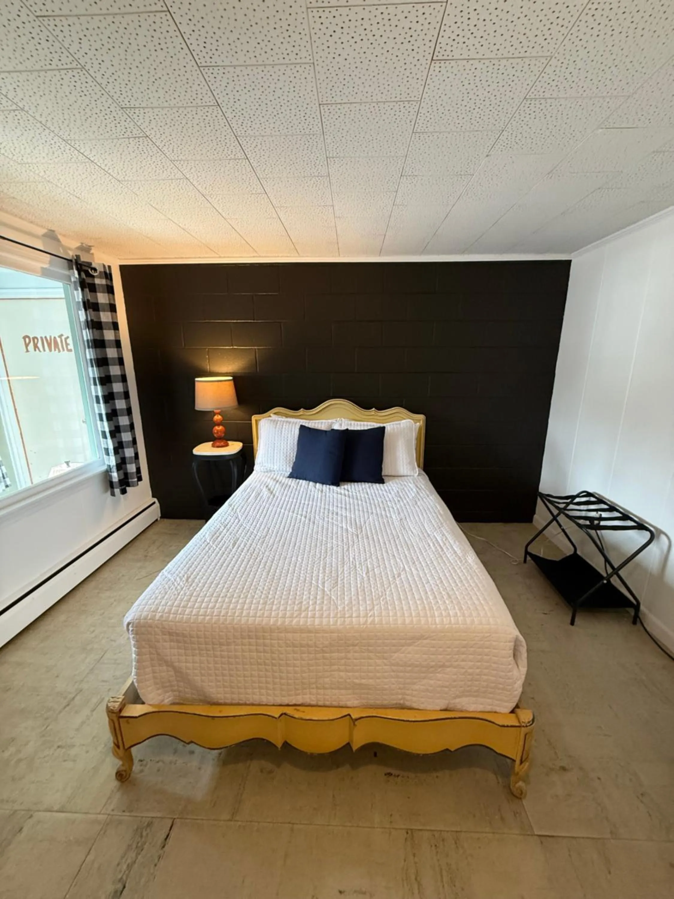 Bed in Cottage Place on Squam Lake