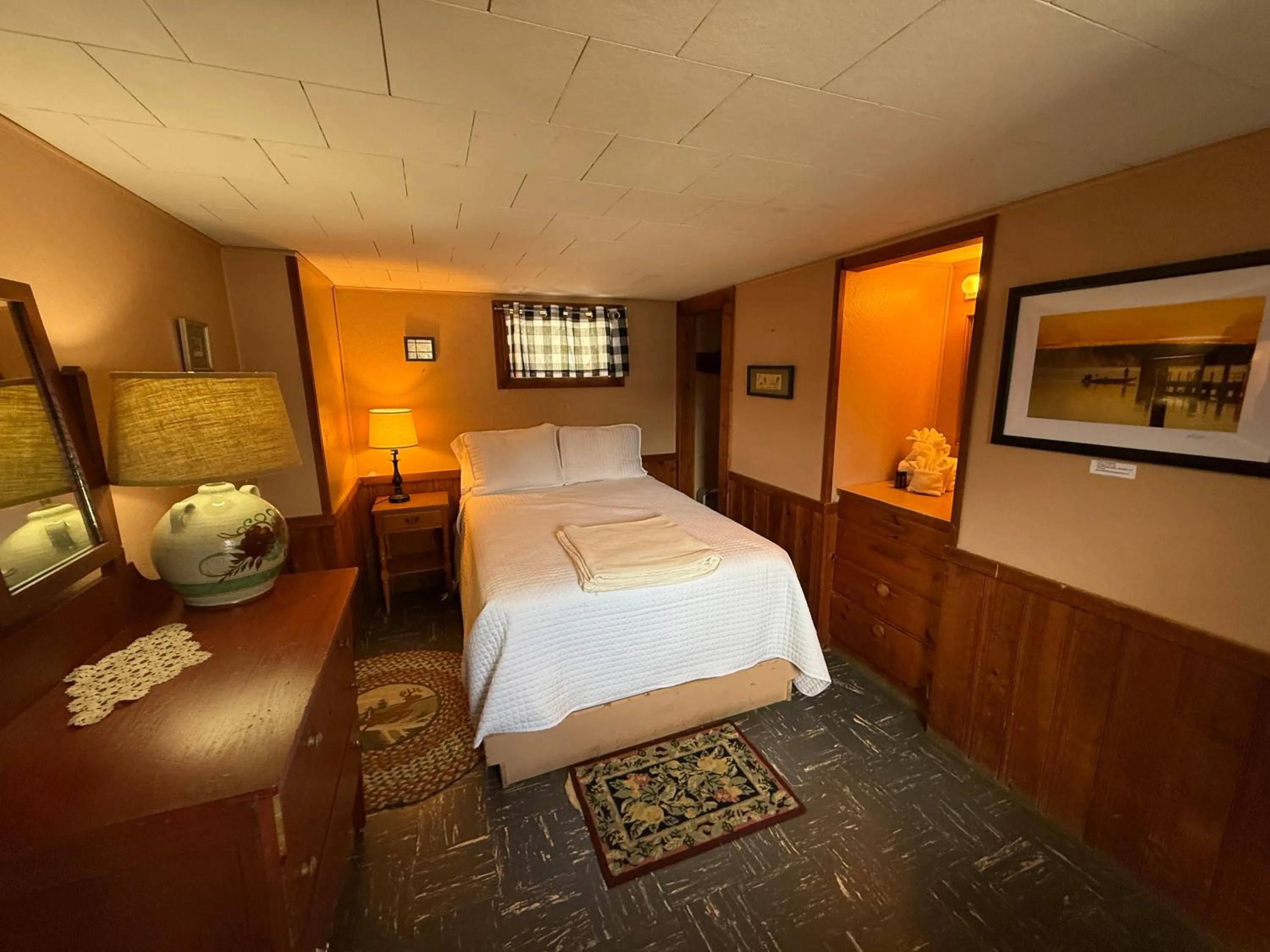 Bed in Cottage Place on Squam Lake
