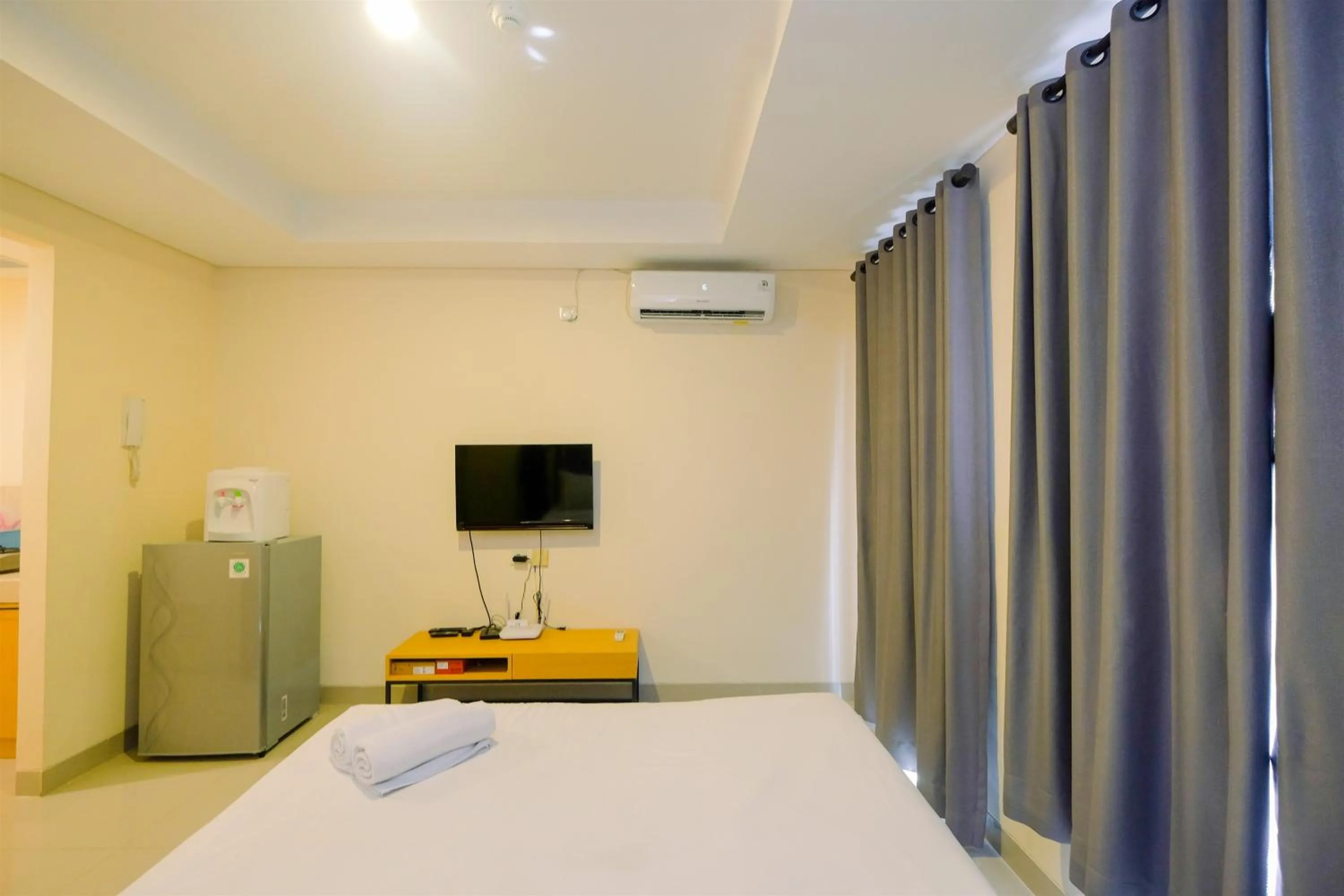 Bed in Studio Best Rate at Kebayoran Icon Apartment near Gandaria City By Travelio