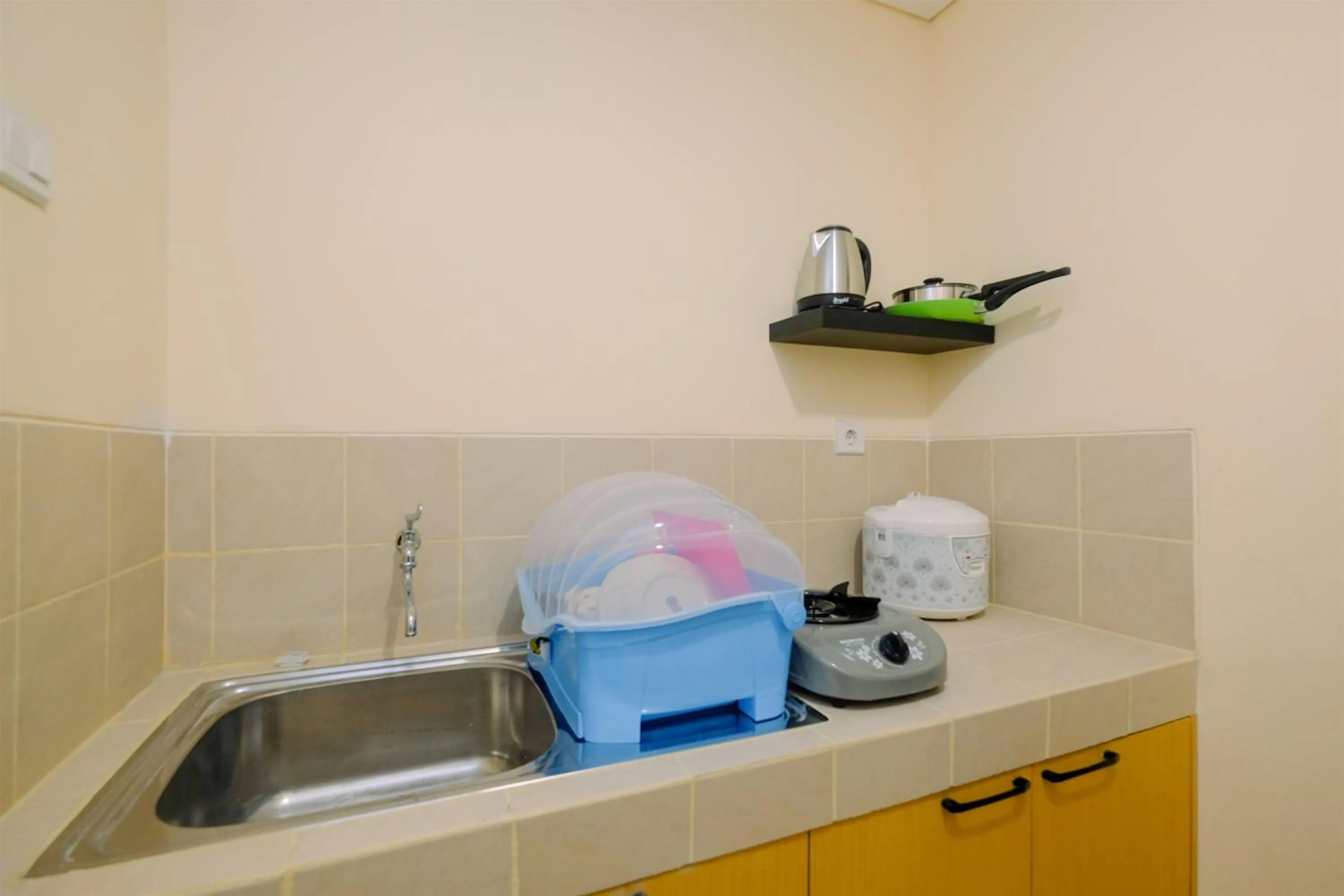 Studio Best Rate at Kebayoran Icon Apartment near Gandaria City By Travelio