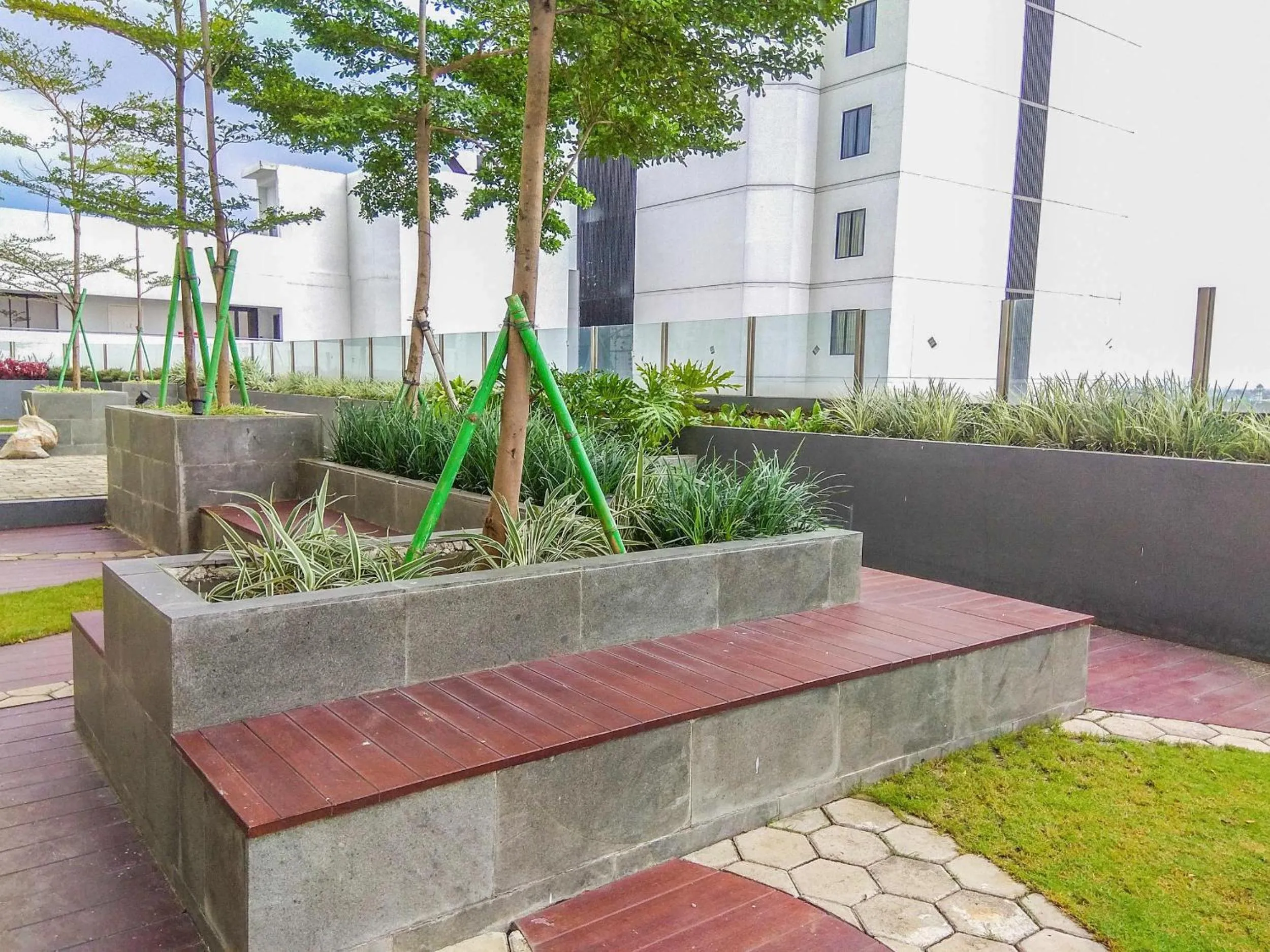 2BR Best Rate Kebayoran Icon Apartment near Gandaria City By Travelio