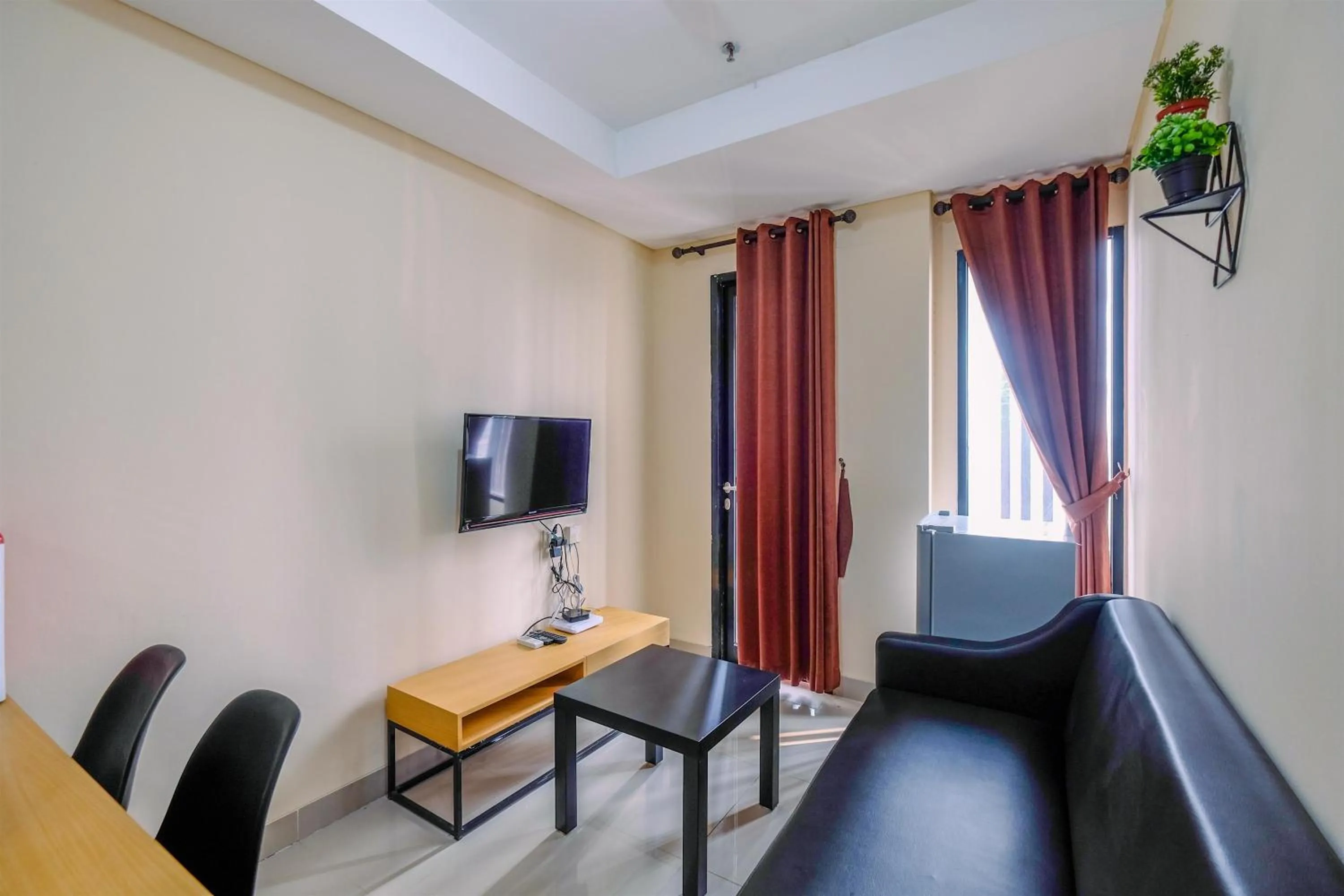 2BR Best Rate Kebayoran Icon Apartment near Gandaria City By Travelio