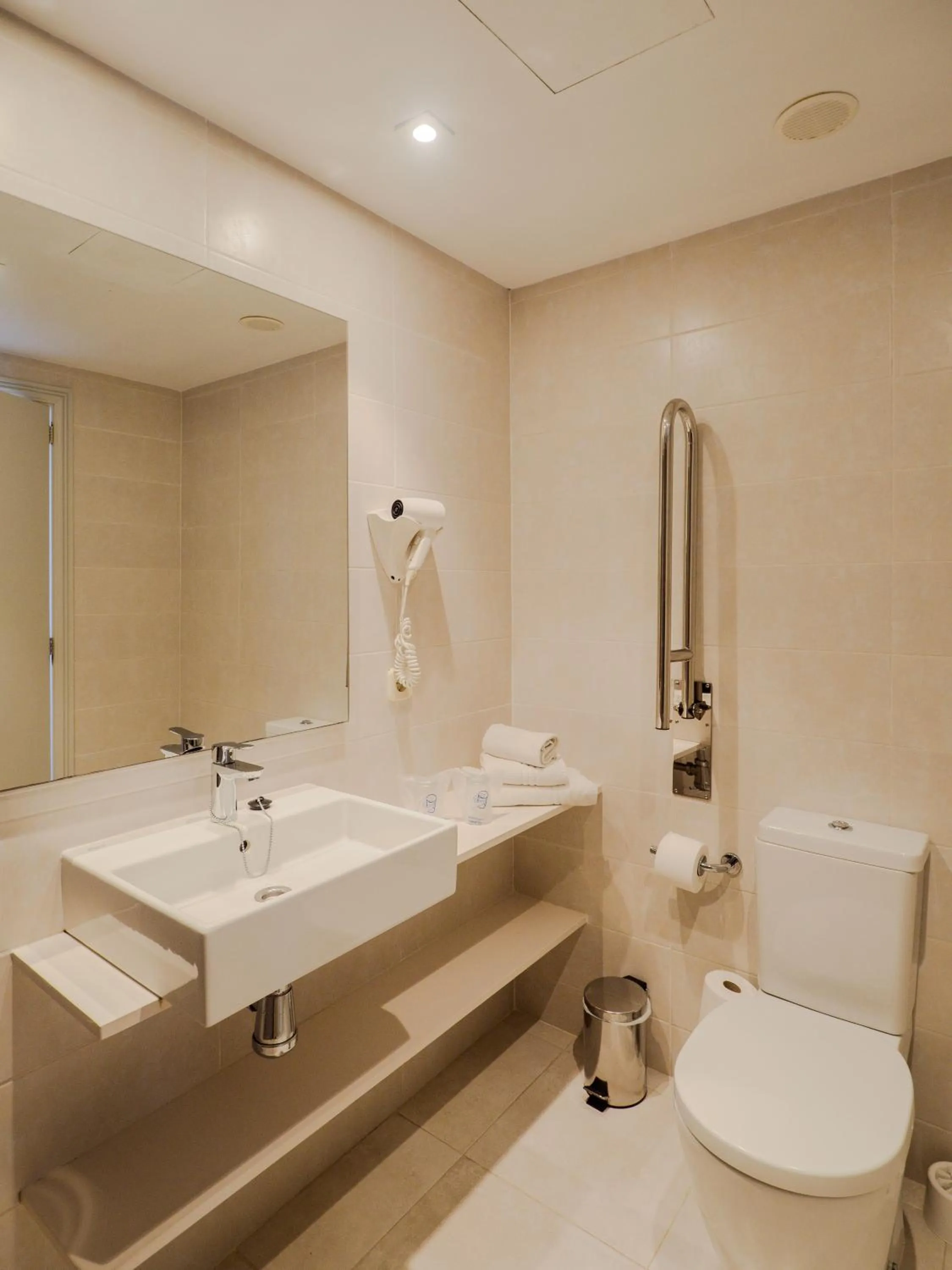 Shower in Hotel La Santa Maria