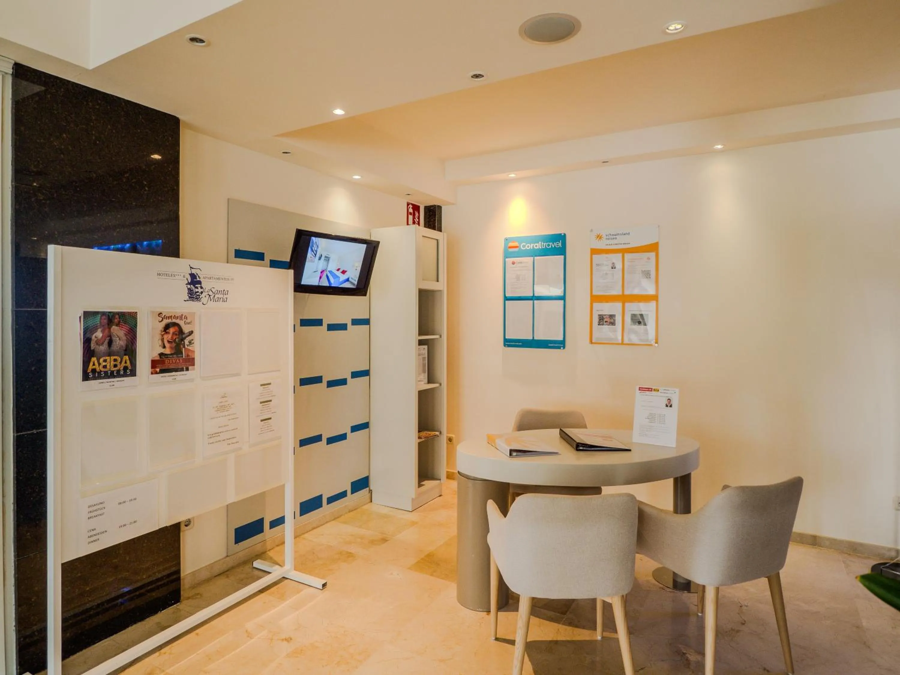 TV and multimedia in Hotel La Santa Maria