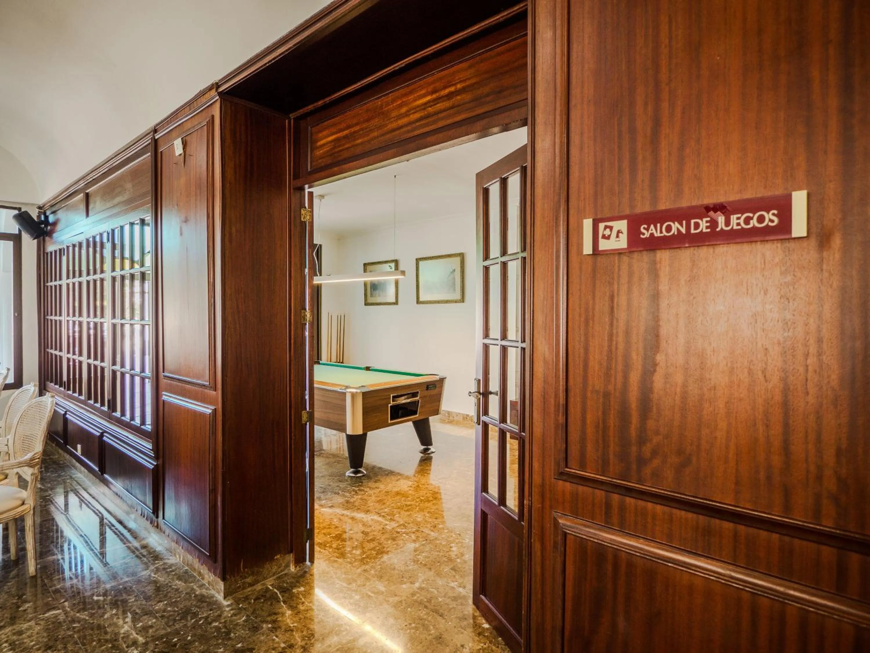 Billiard in Hotel La Santa Maria
