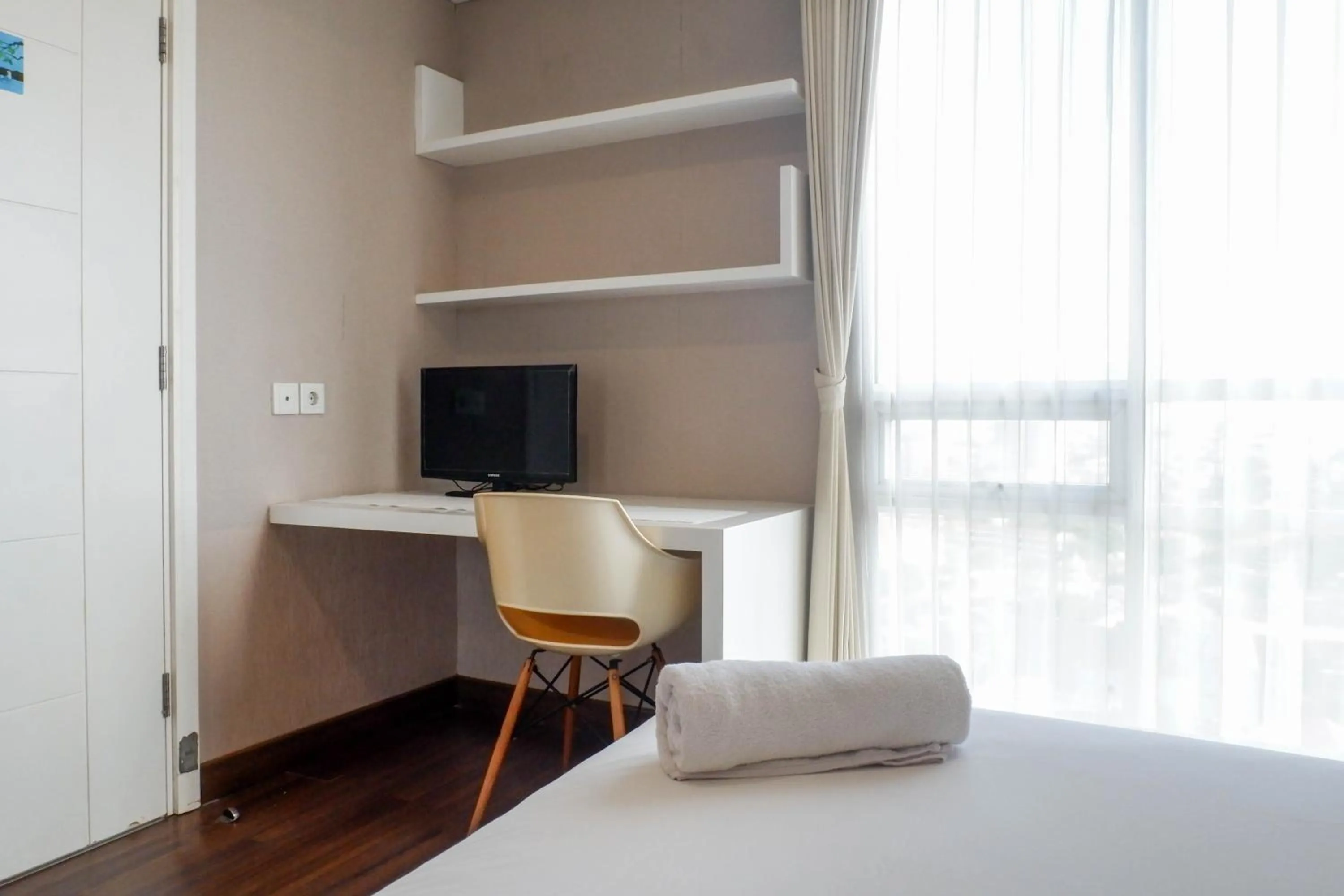 Bedroom, Bed in Scenic Modern 2BR Apartment at Trillium Residence By Travelio