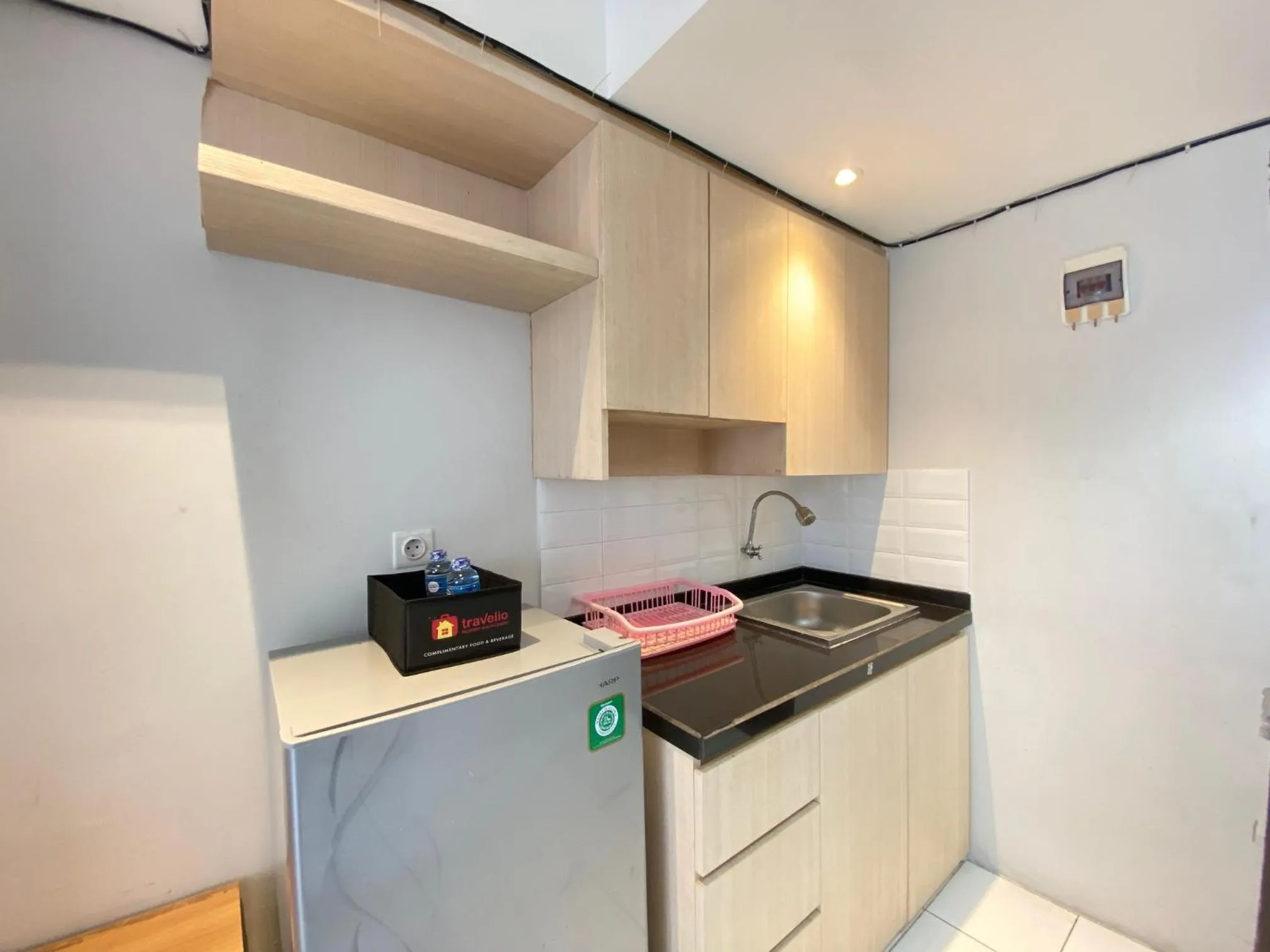 Spacious Studio Apartment at Jarrdin Cihampelas By Travelio