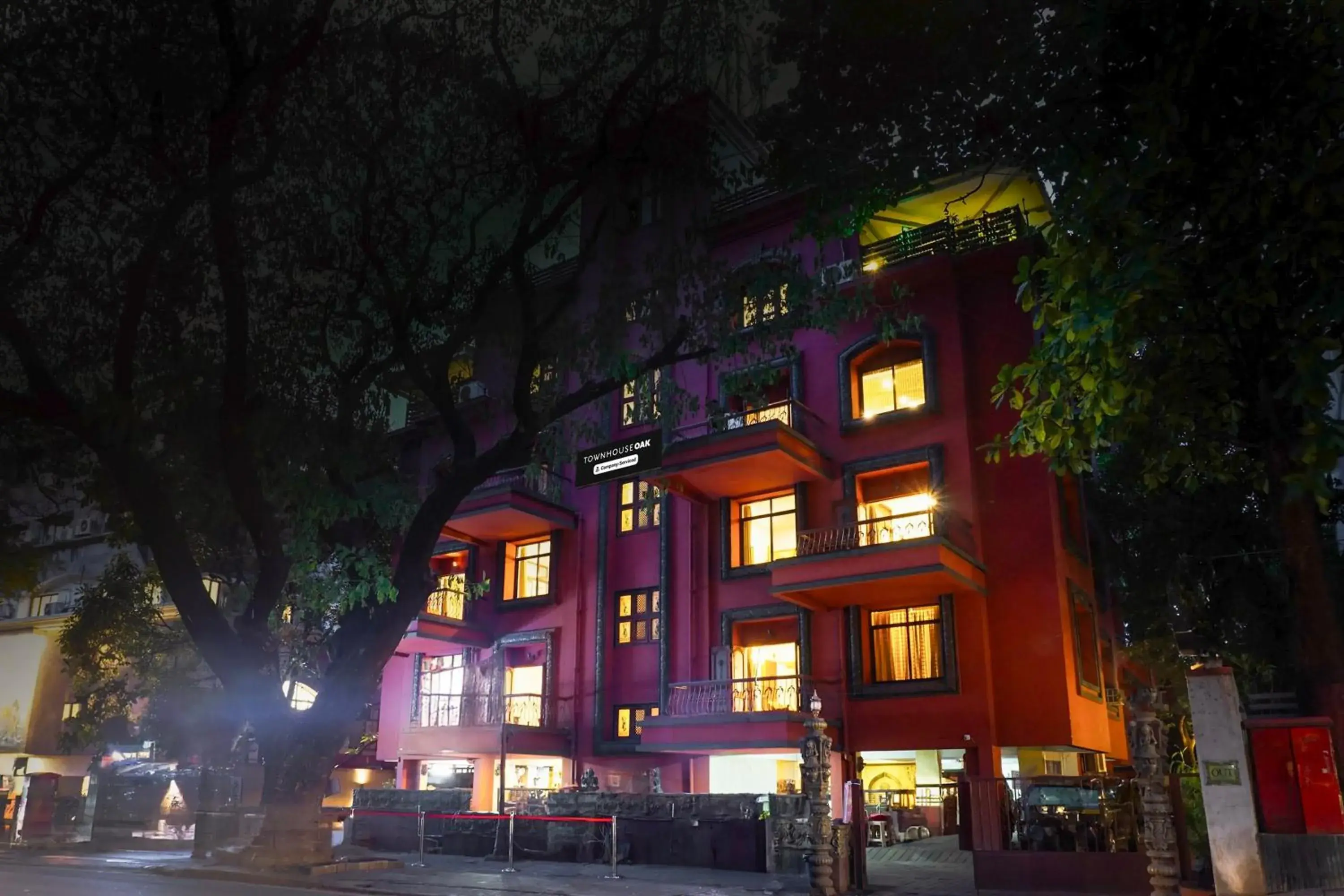 Facade/entrance in Super Townhouse Oak Prabhat Road Facade/entrance in Super Townhouse Oak Prabhat Road