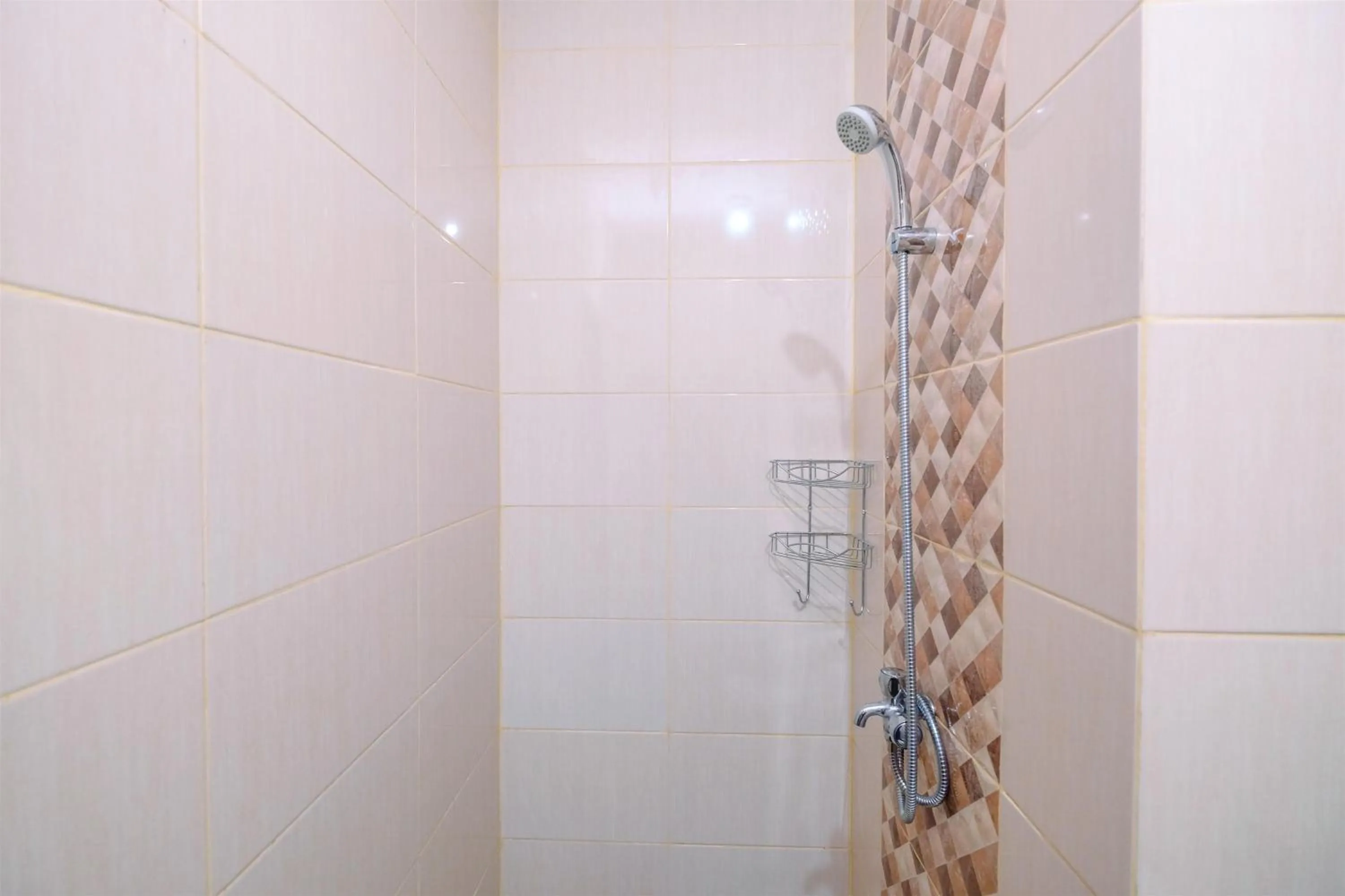 Great Deal Studio at Dave Apartment near Campus By Travelio